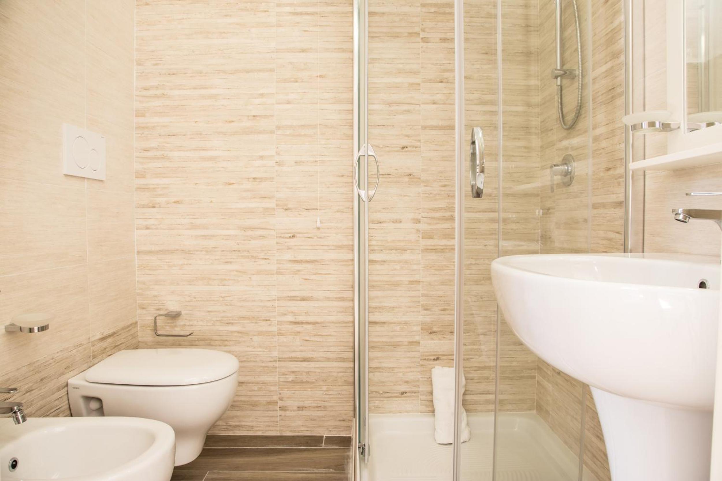 Classic Triple Room - Photo 10