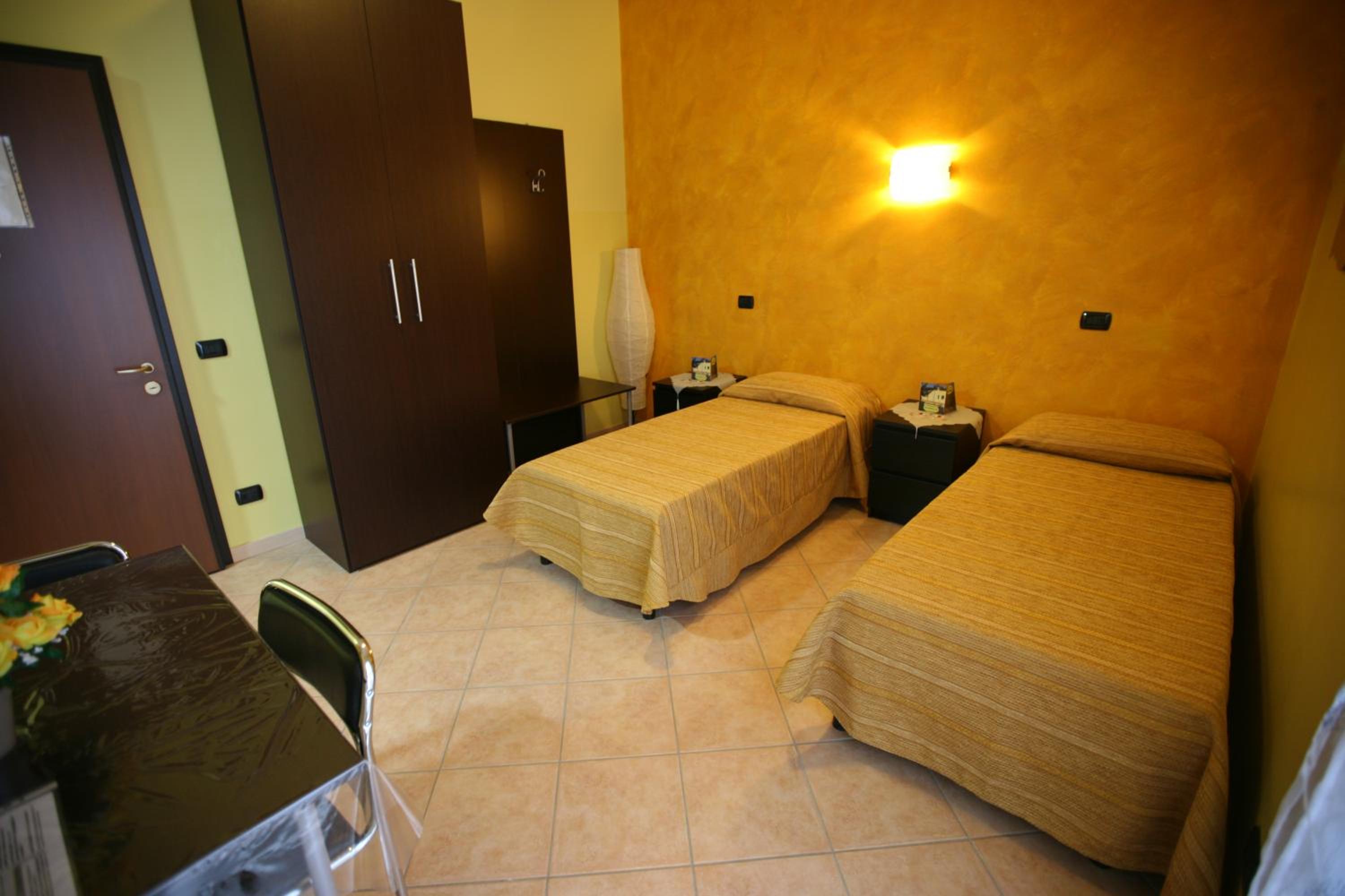 Deluxe Twin Room - Photo 2
