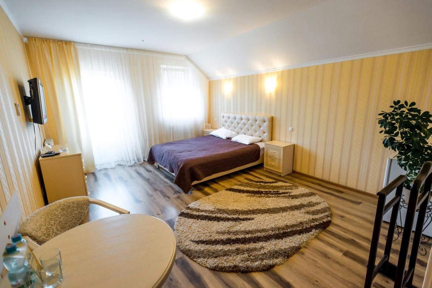 Large Double Room