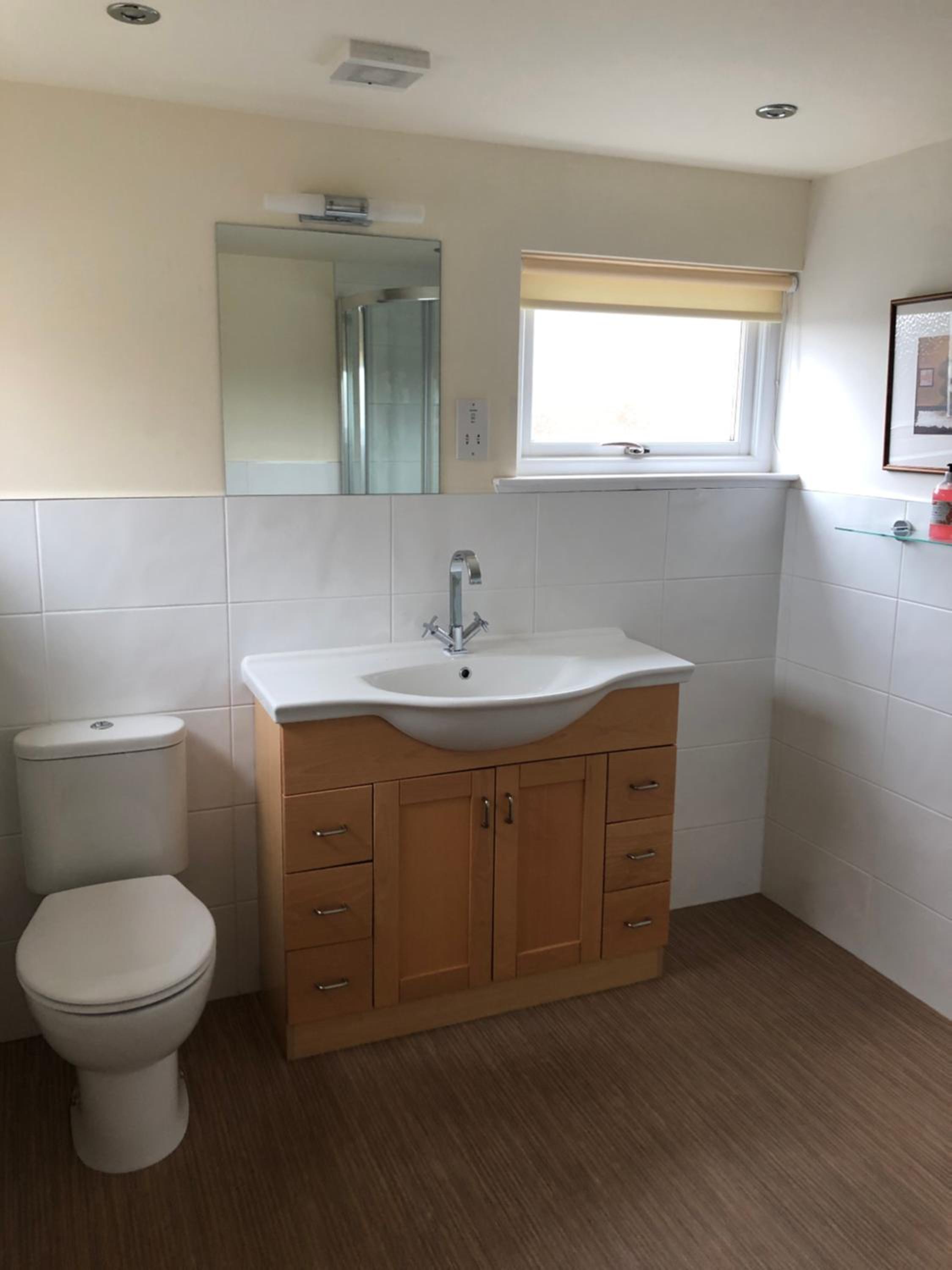Single Room with Private Bathroom photo 3