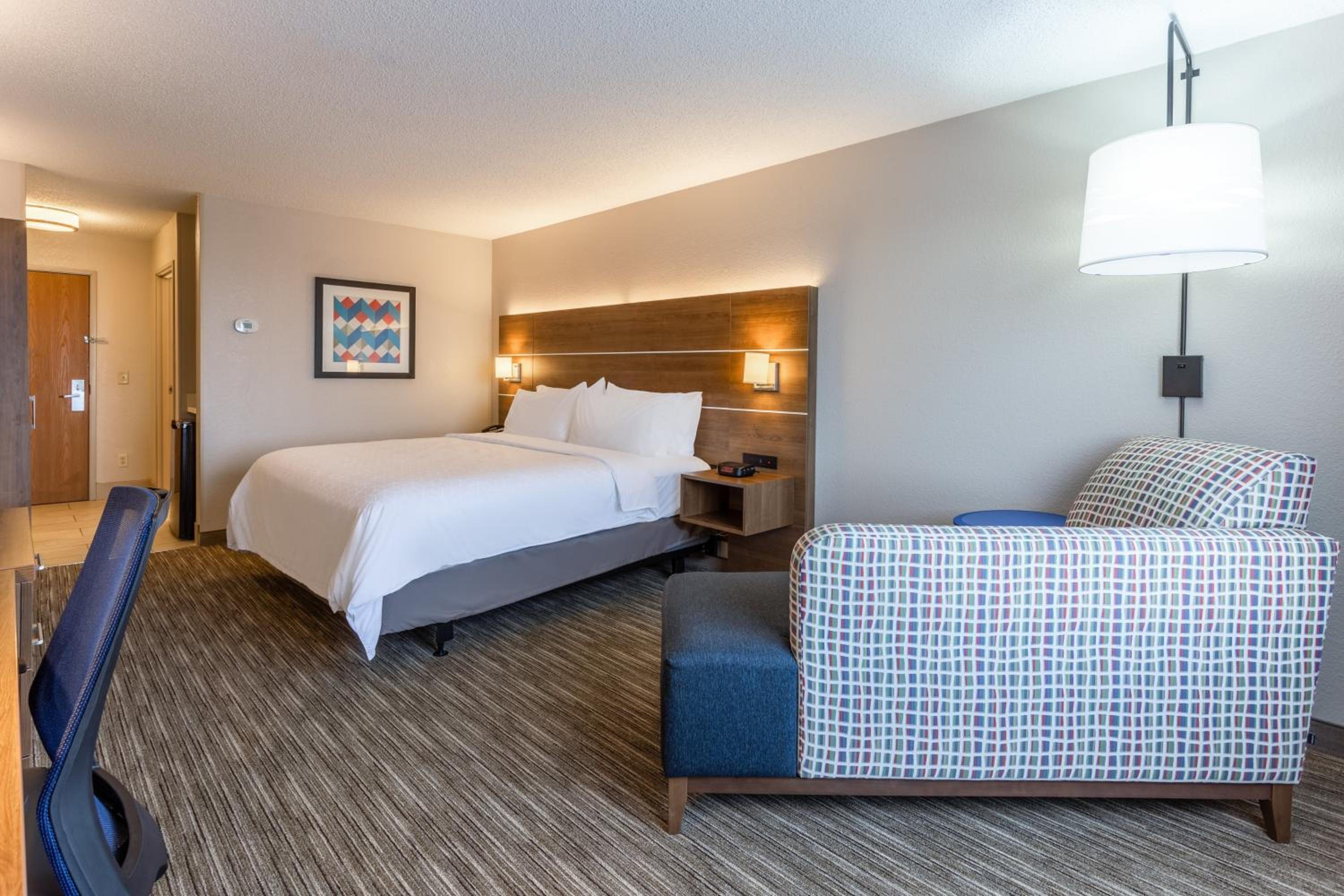 King Room - Mobility Access/Hearing Accessible - Photo 2