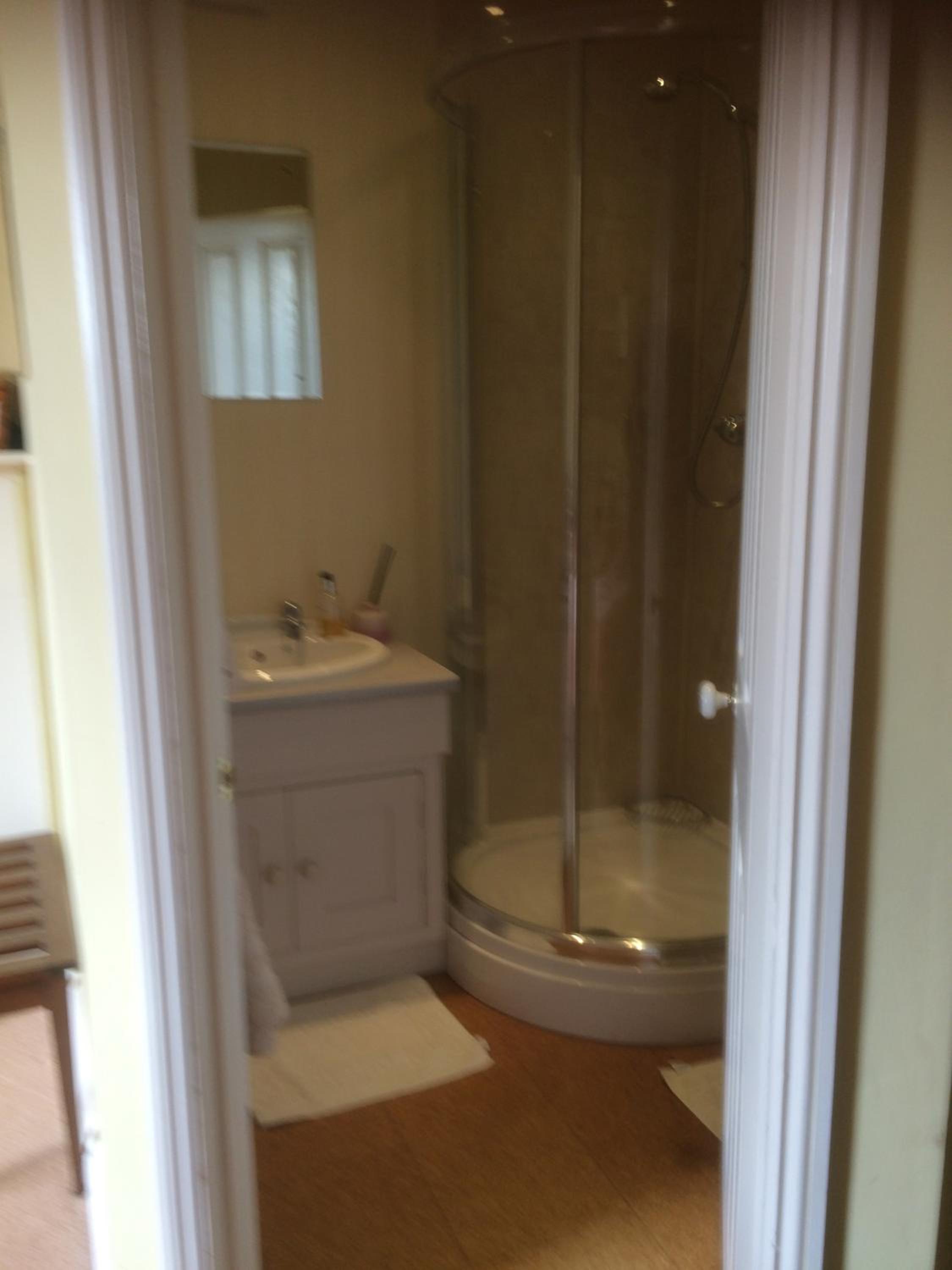 Twin Room With Shower photo 2