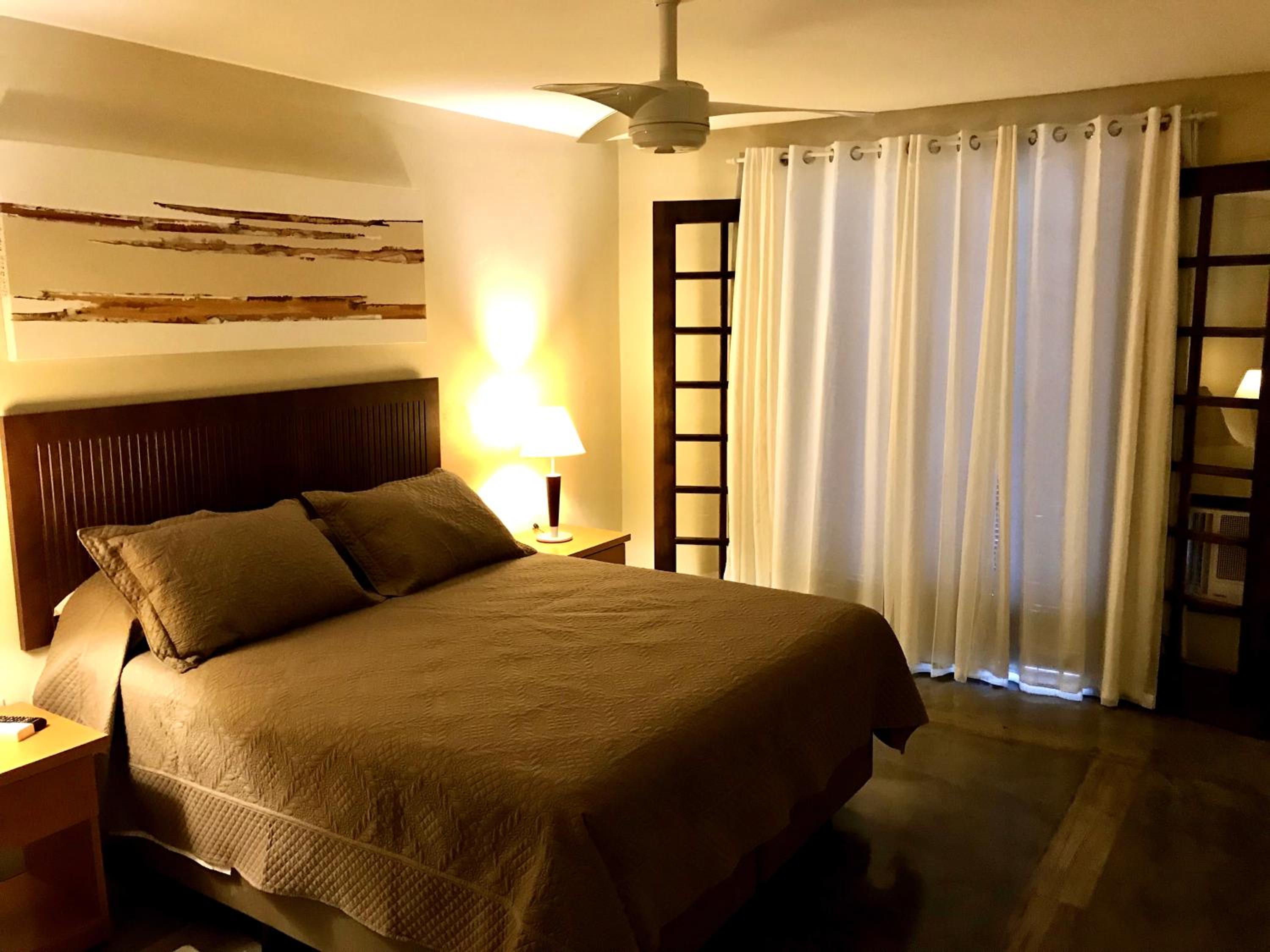 Deluxe Queen Suite photo 1