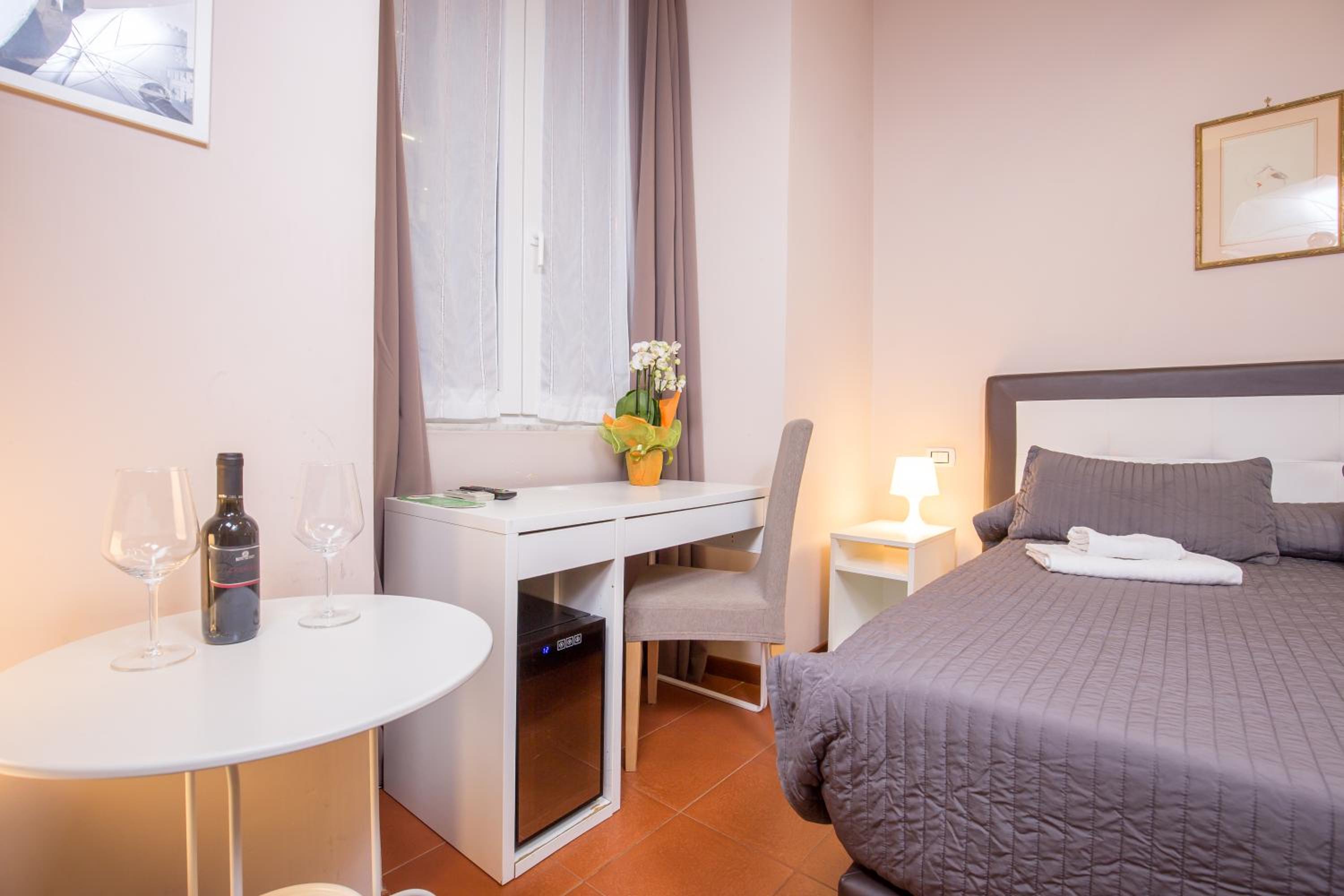 Standard Double Room photo 3