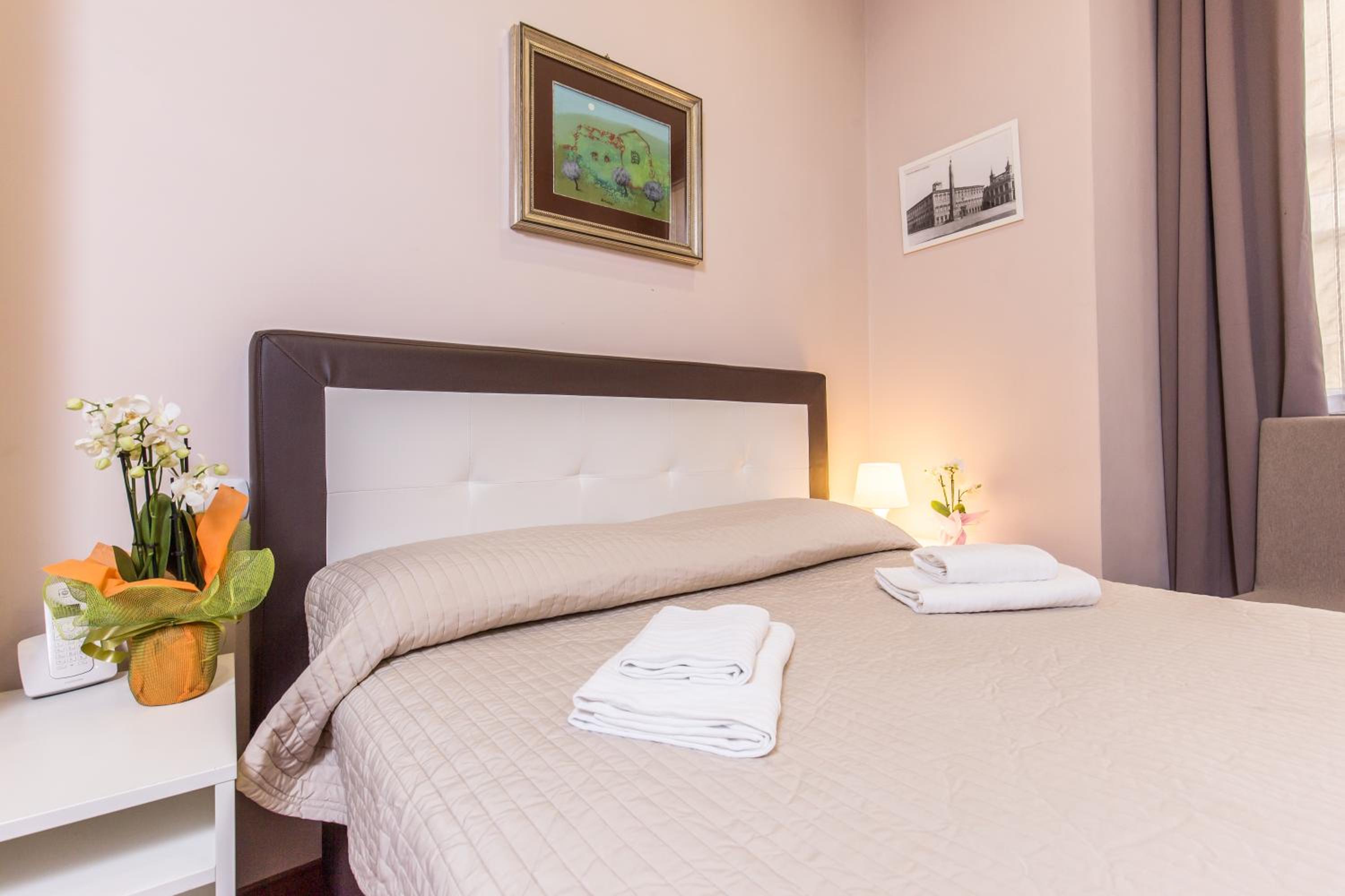 Small Double Room photo 2