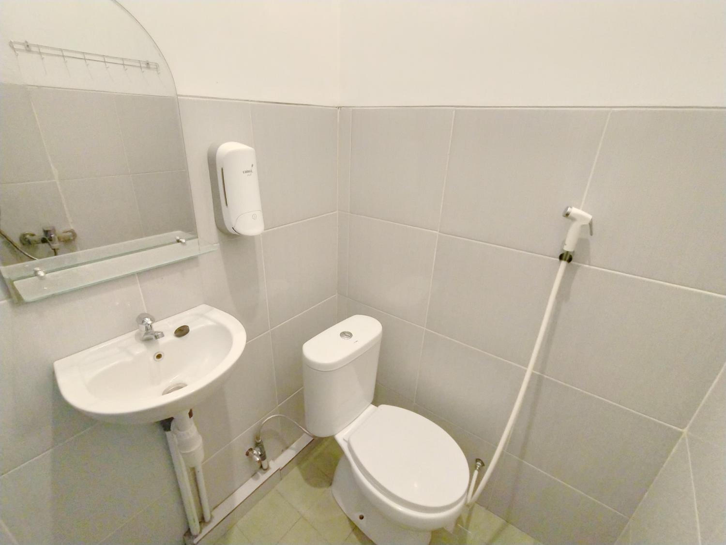 Budget Double Room - Photo 15
