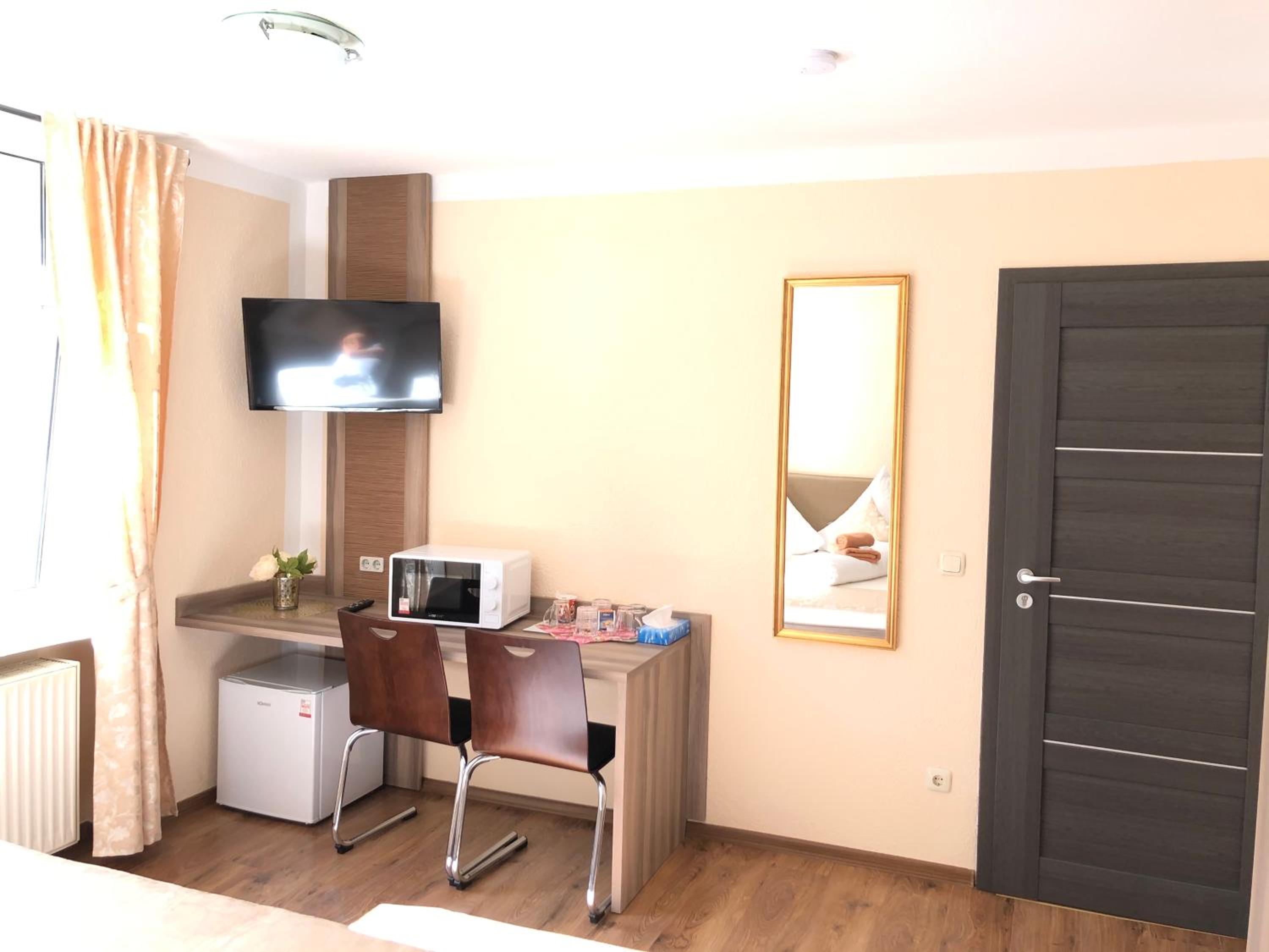 Double Room with Shared Bathroom photo 1