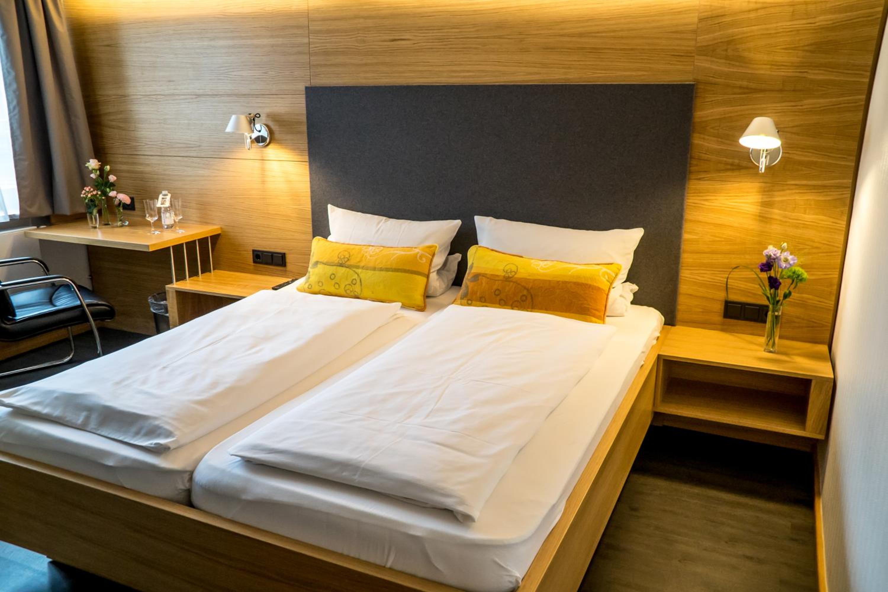 Double Room - Photo 6
