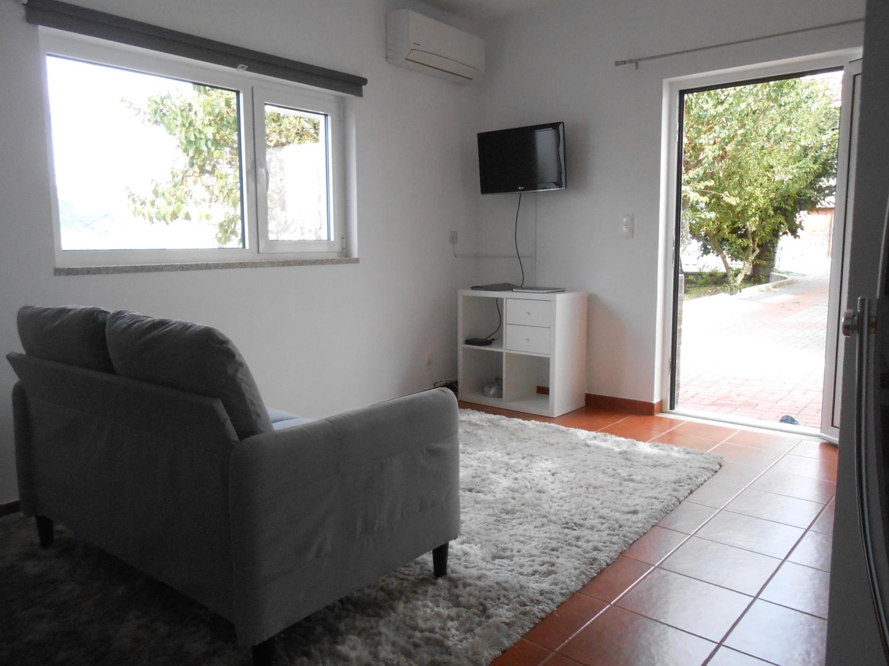 Studio Apartment - Photo 1