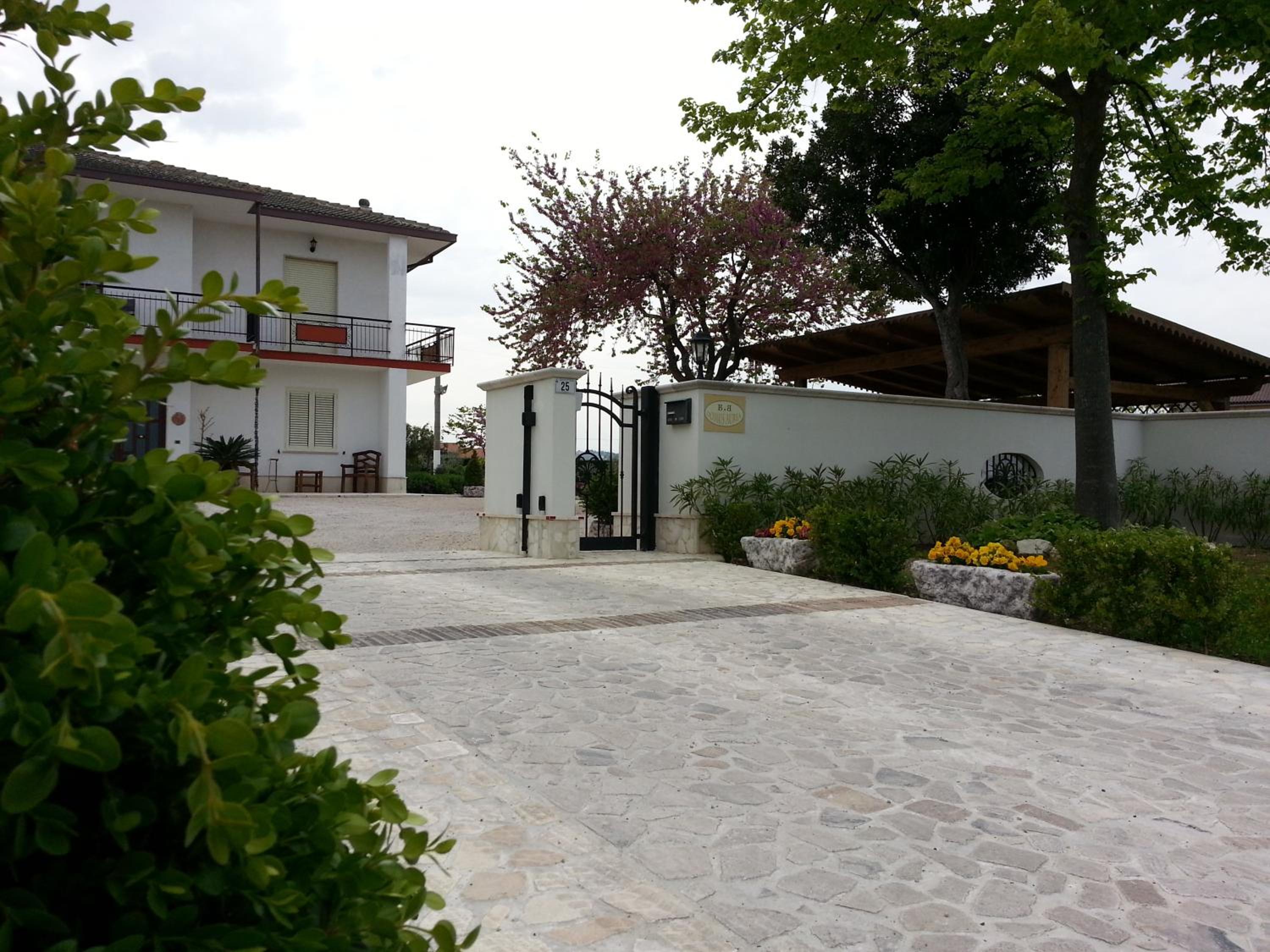 Standard Double or Twin Room with Garden View photo 1
