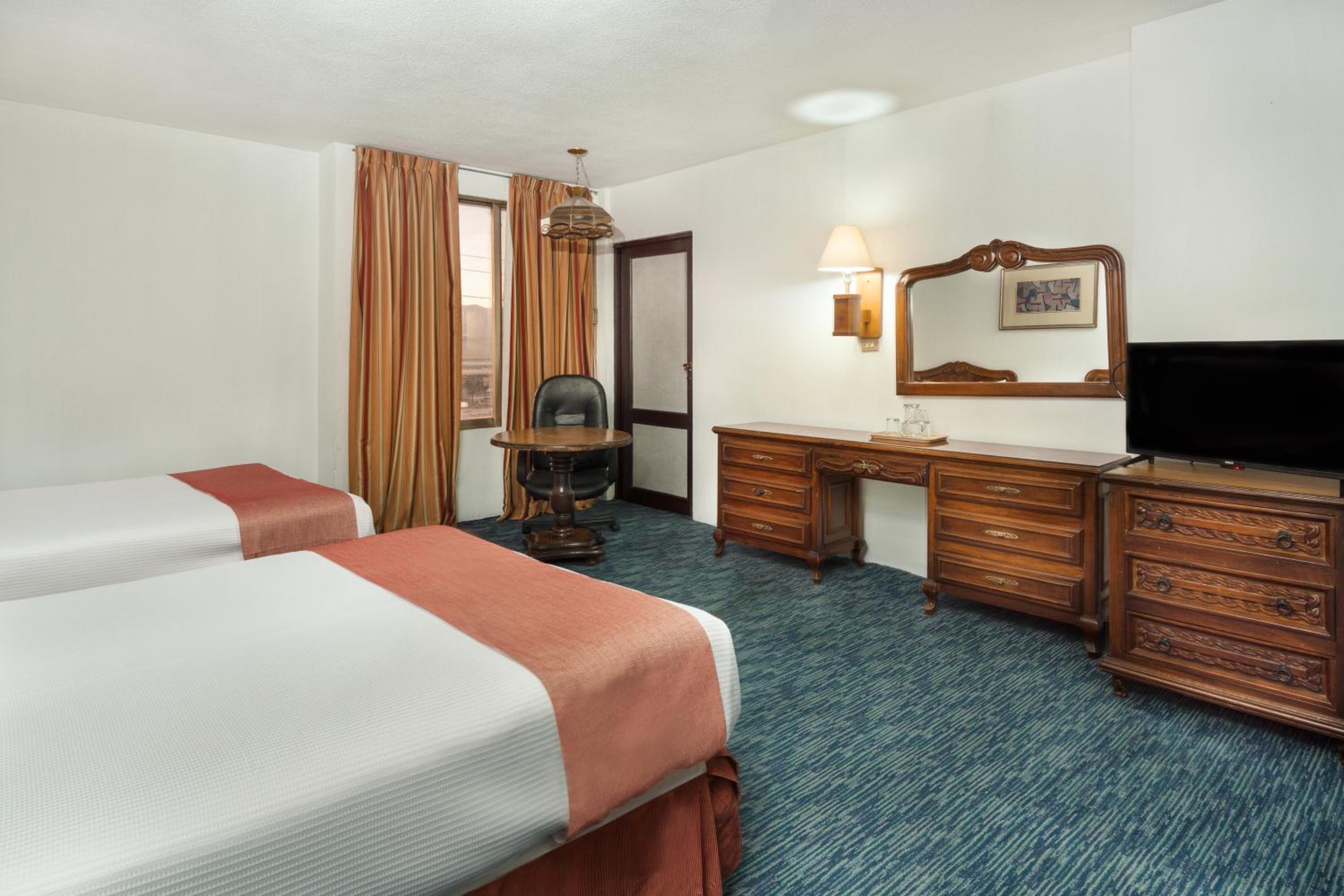 Double Room with Two Double Beds photo 1