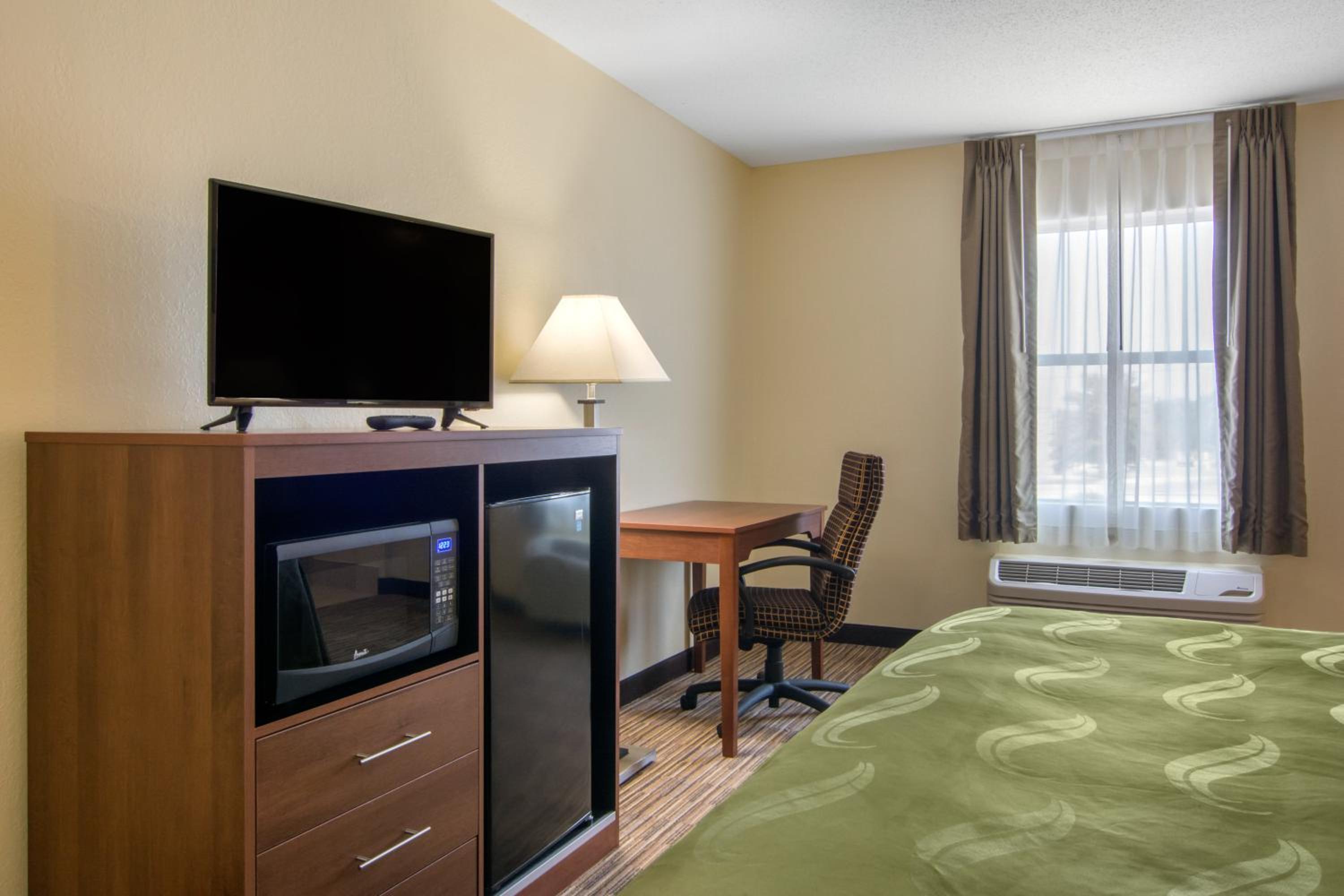 King Room - Accessible/Non-Smoking photo 2