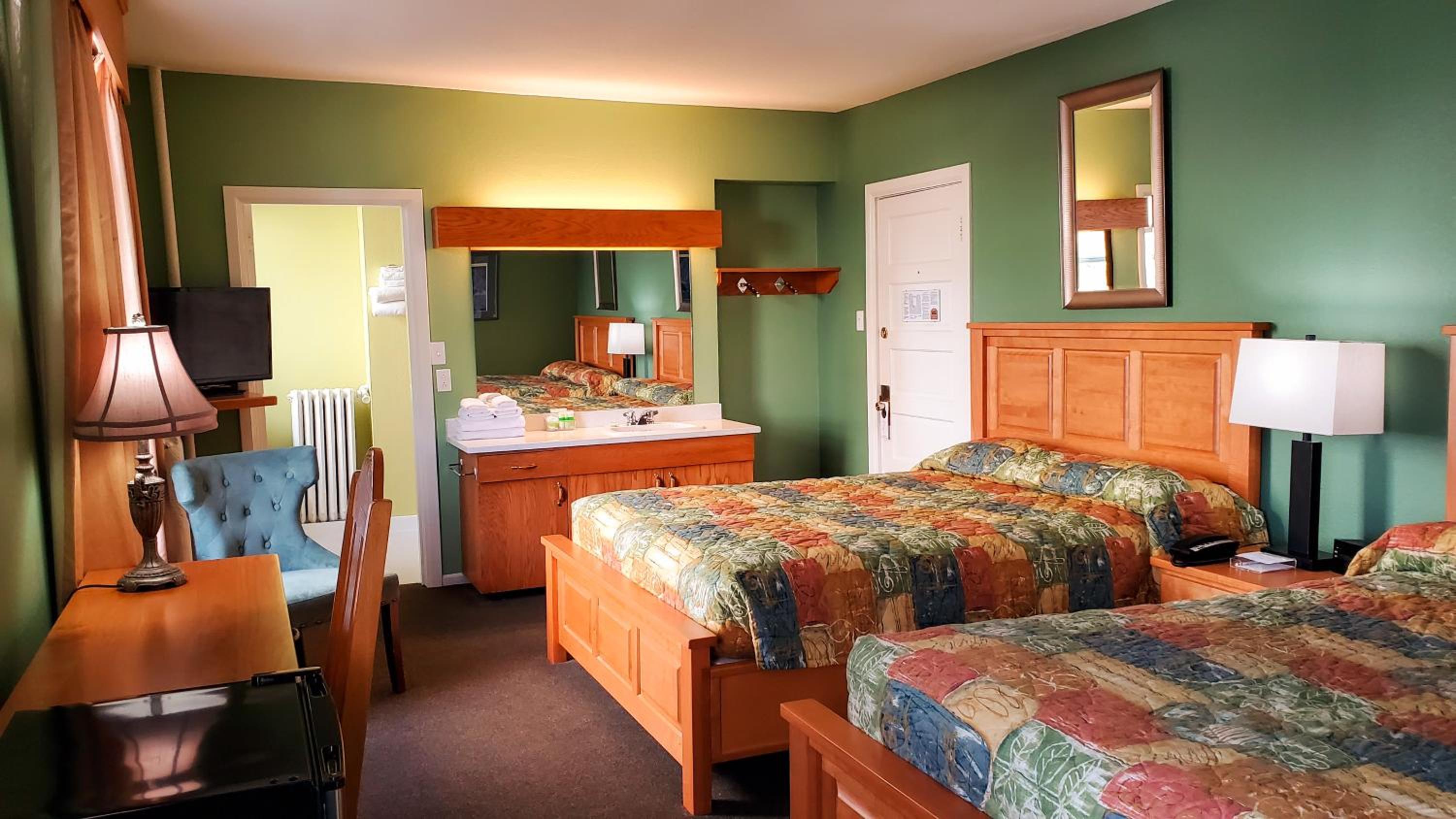Queen Room with Two Queen Beds - Photo 1