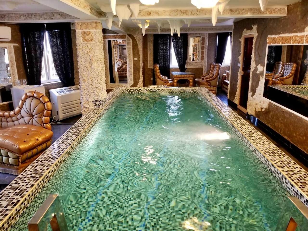 Suite with Private Pool photo 1