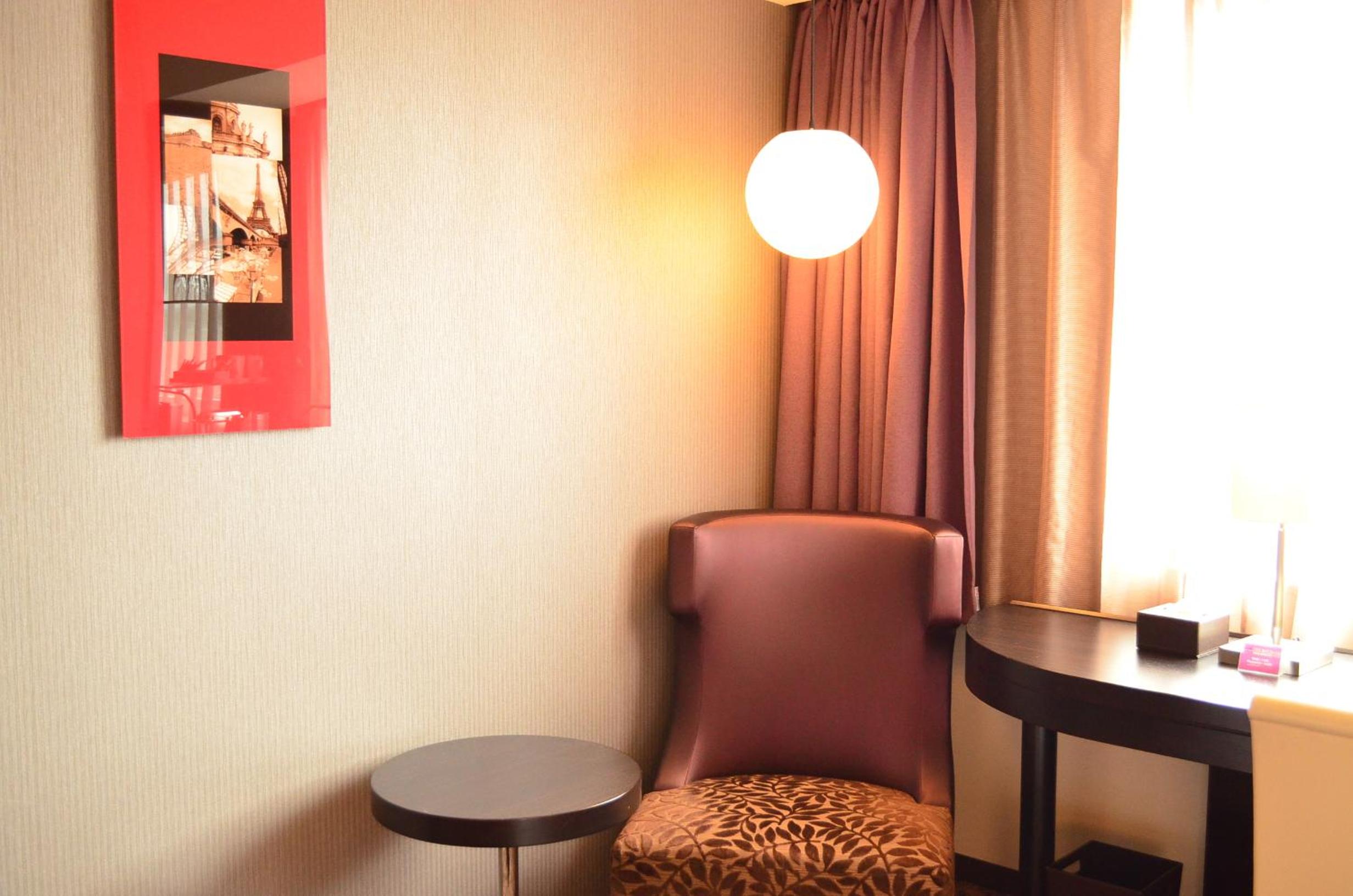 Privilege Queen Room - Non-Smoking - Photo 12
