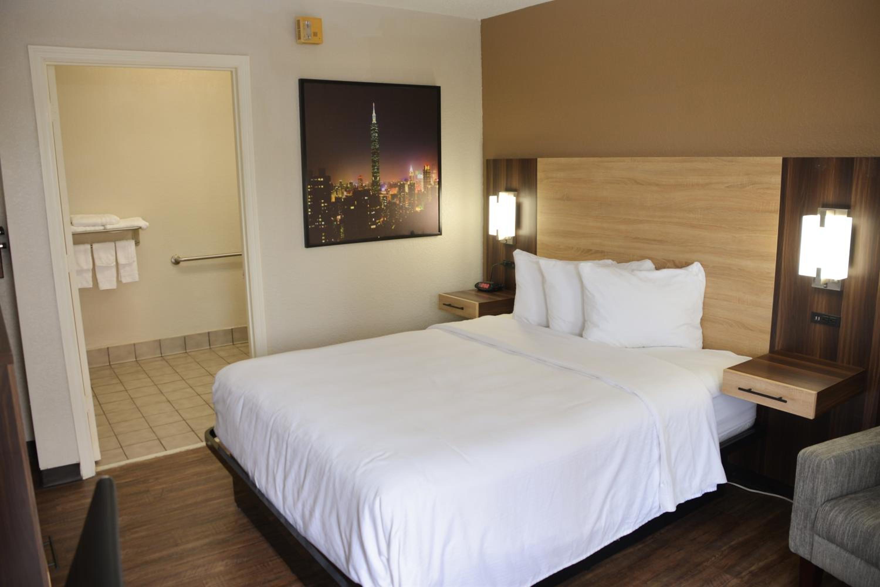 Queen Room - Mobility Access/Non-Smoking - Photo 1