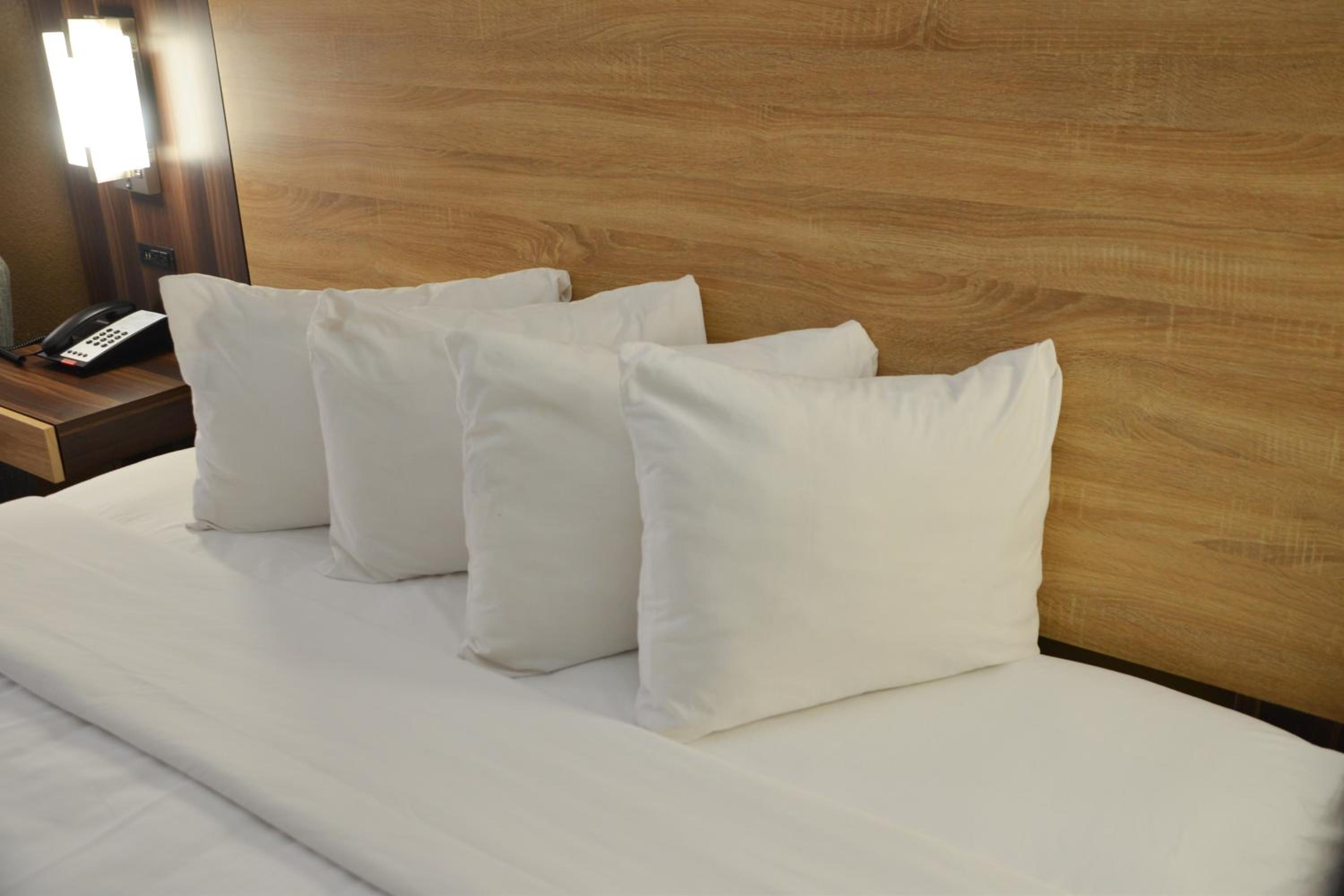 One-Bedroom King Suite - Non-Smoking