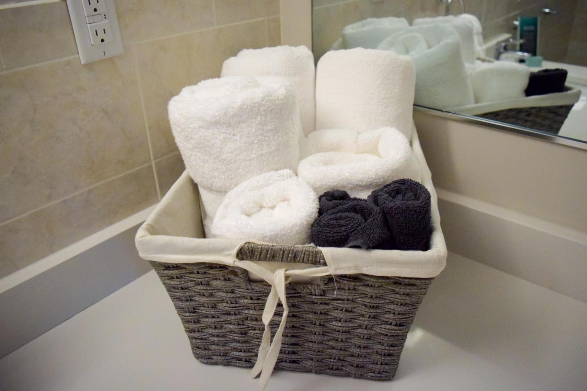 King Room with Roll-In Shower - Disability Access photo 1