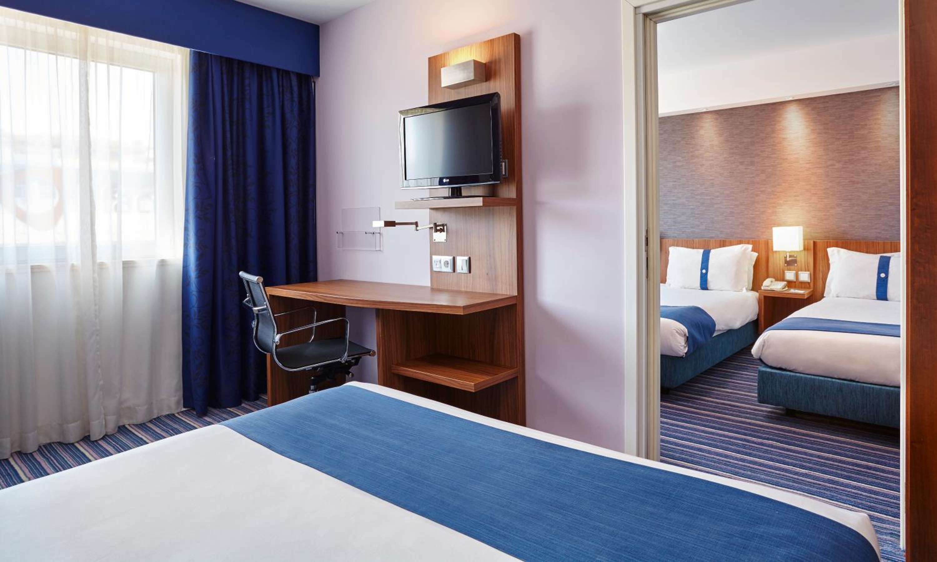 Standard Double Room with Sofa Bed - Photo 4