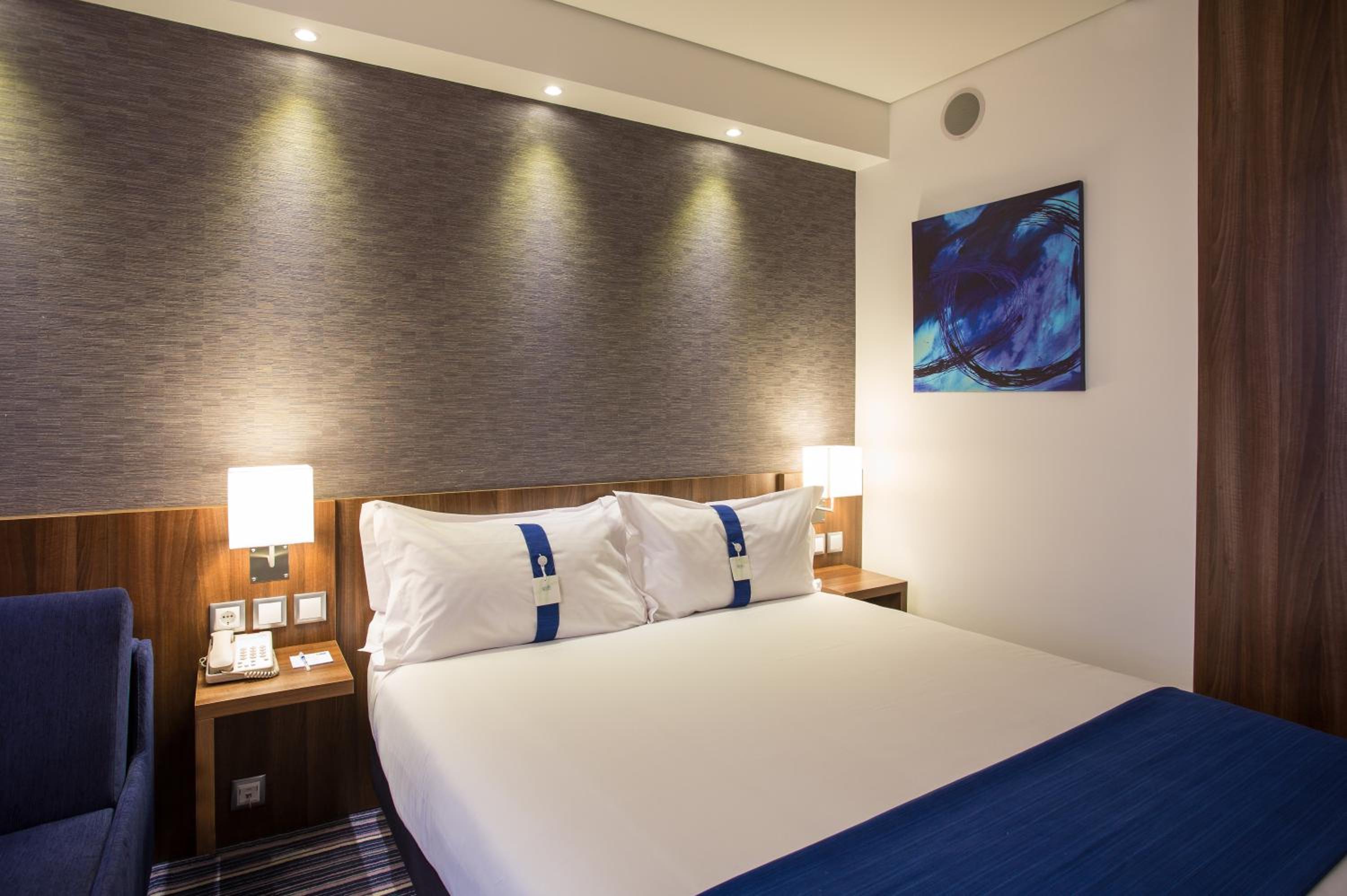 Standard Double Room with Sofa Bed - Photo 1