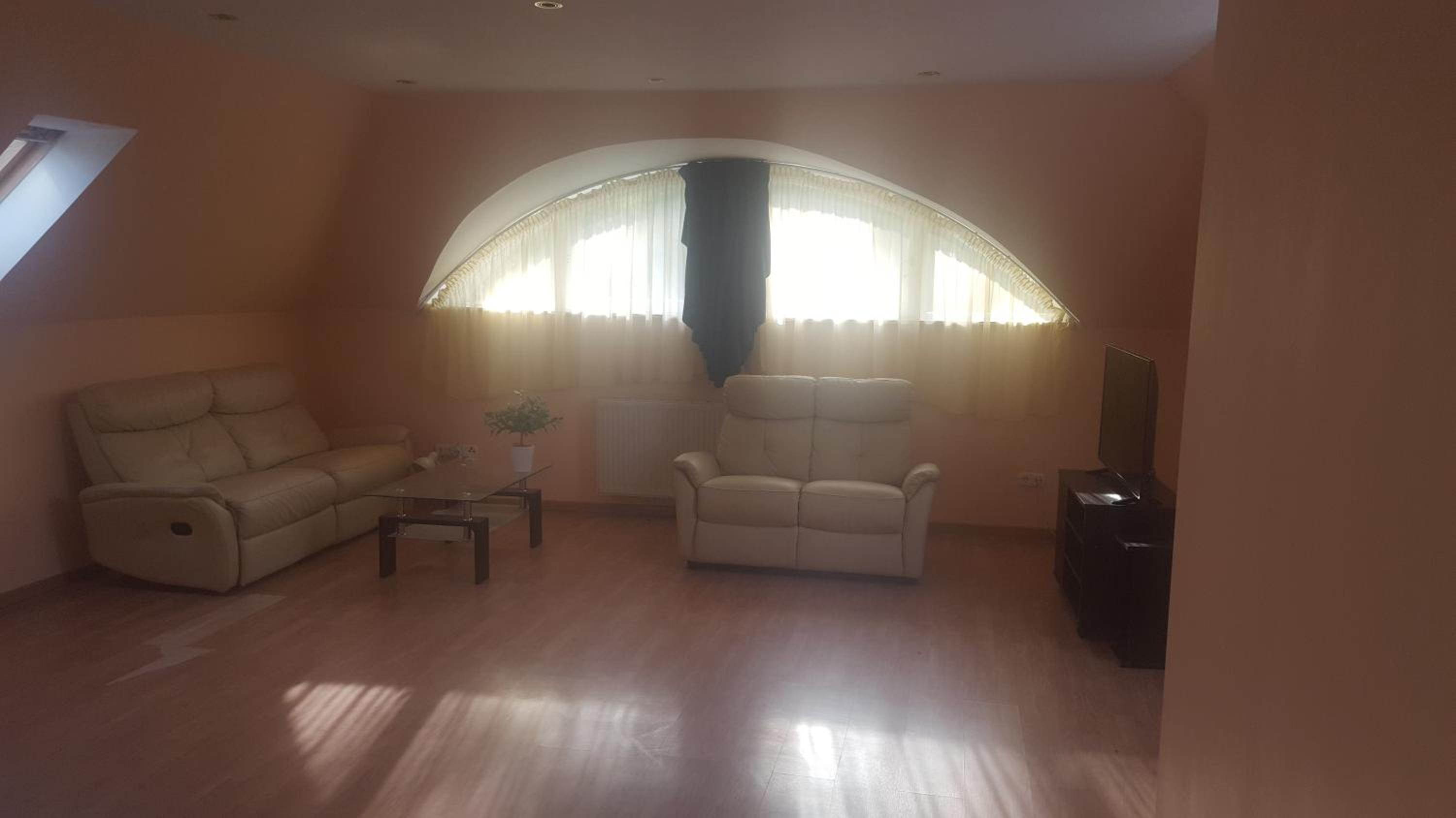 Two-Bedroom Apartment - Photo 5