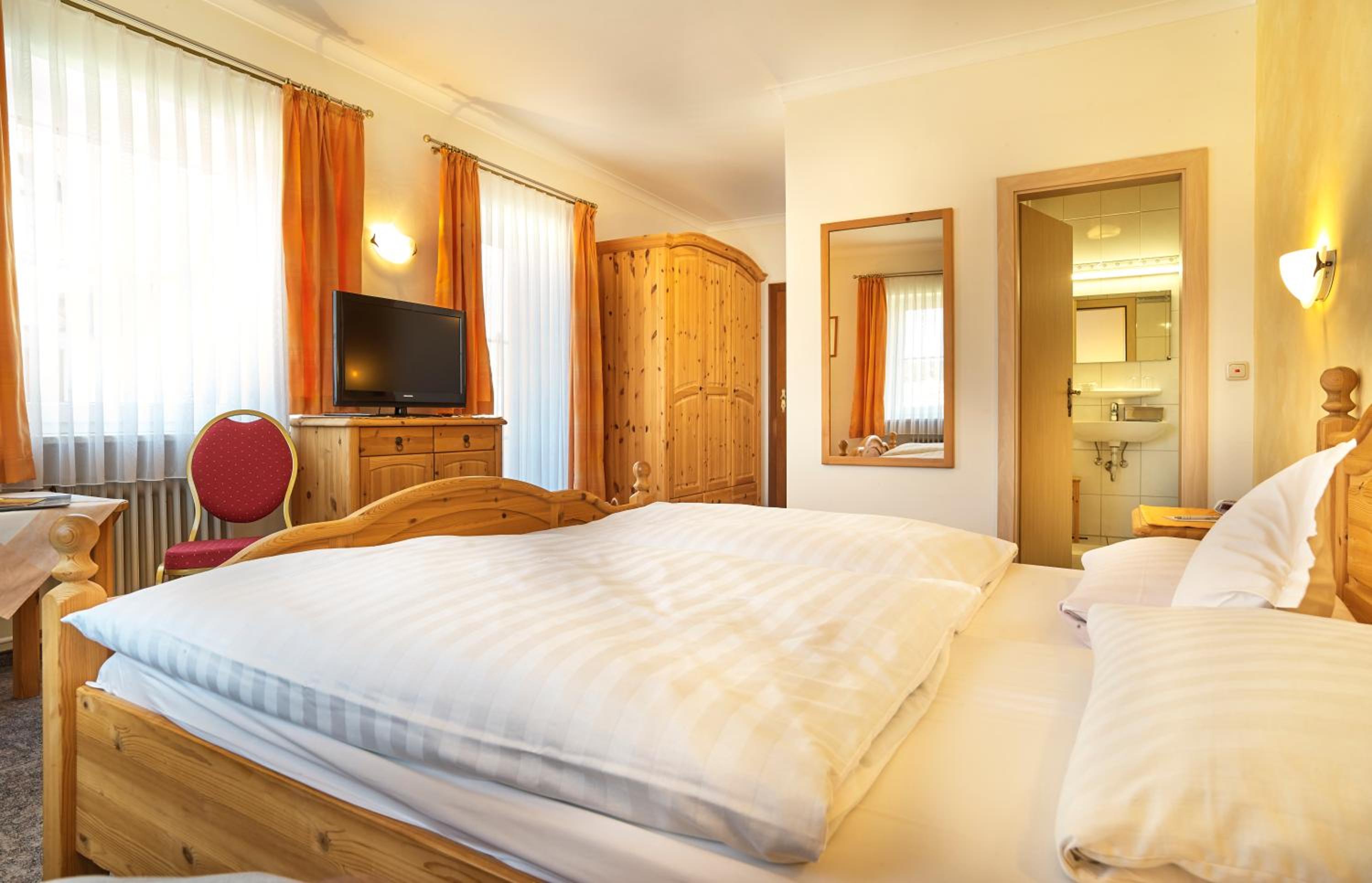 Standard Double Room photo 2