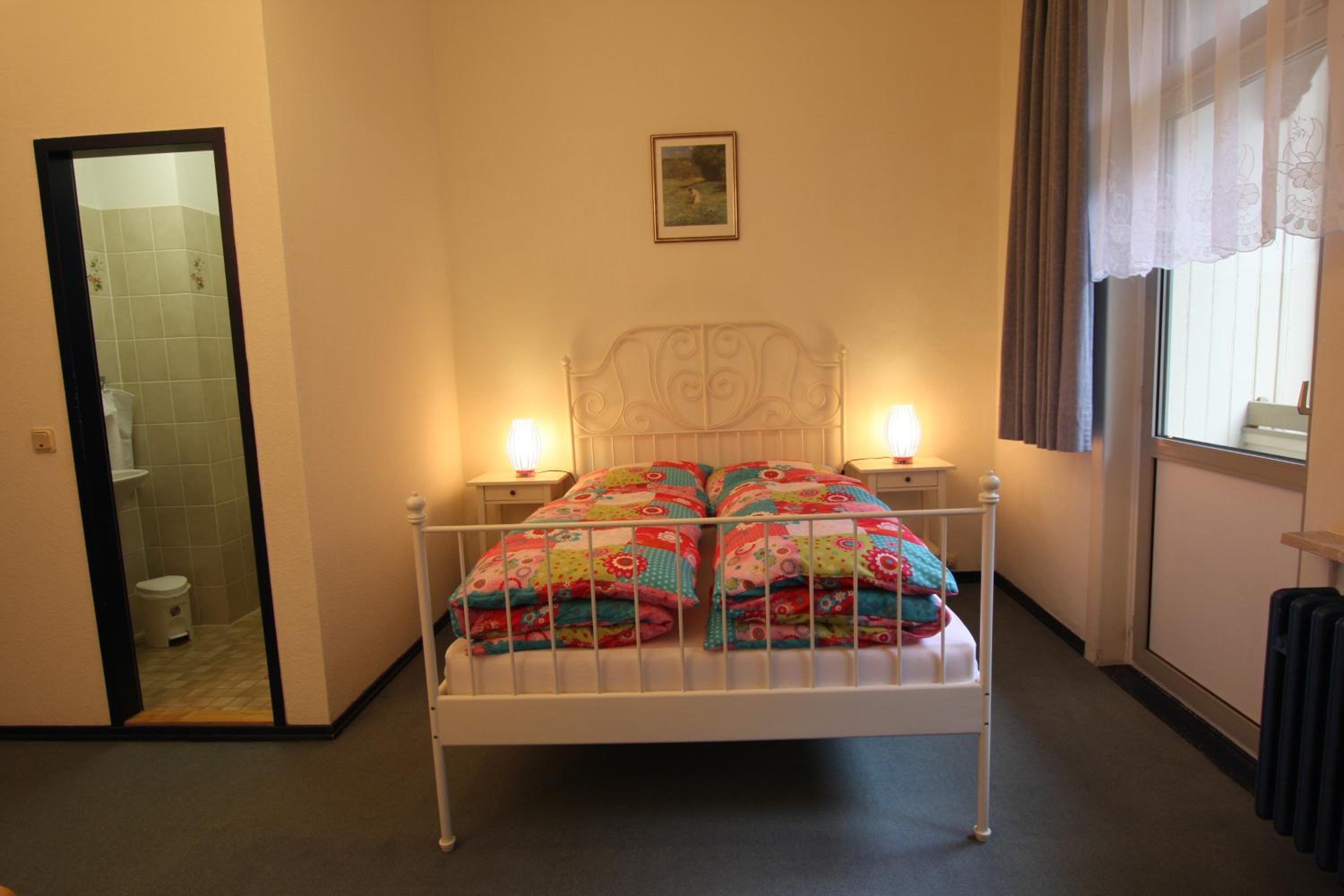 Queen Room with Balcony photo 2