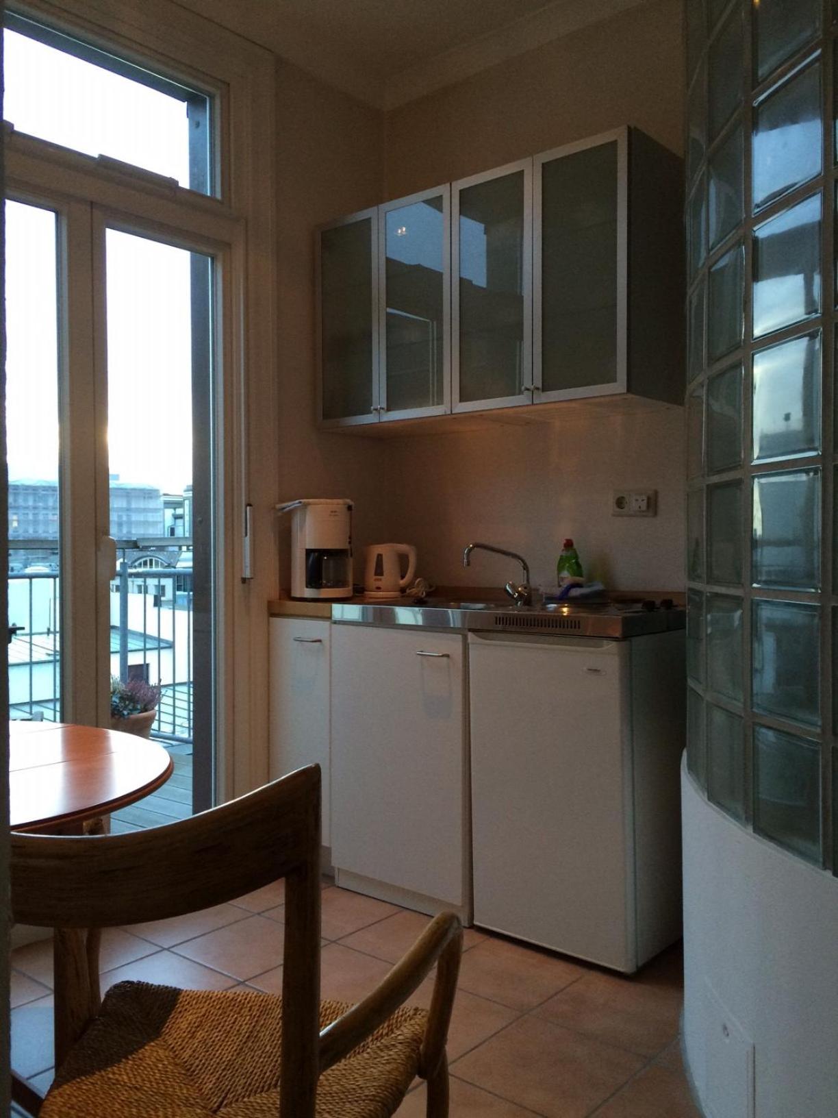 Penthouse Suite with Balcony - Photo 3