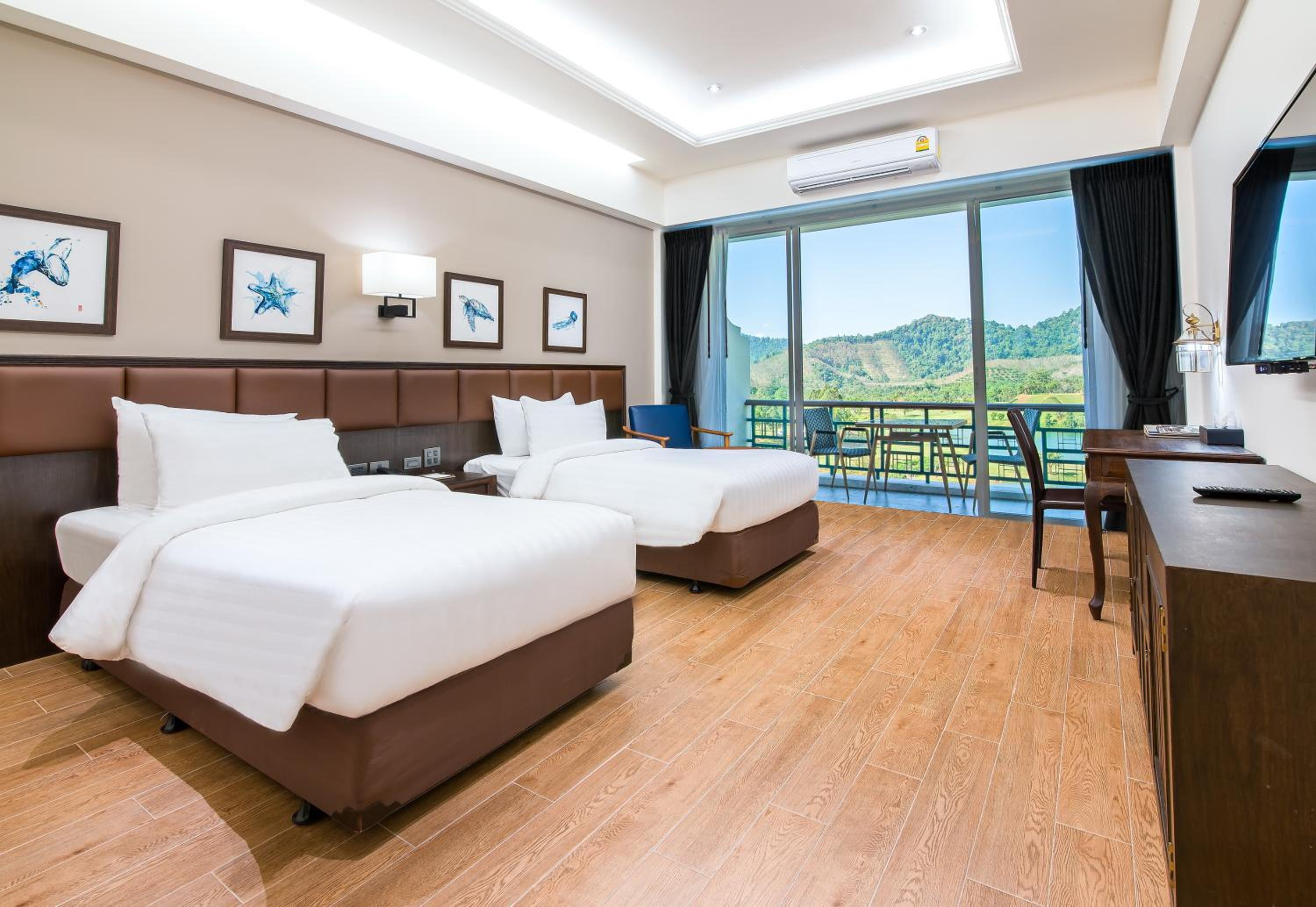 The Valley Deluxe  Golf View Room photo 1