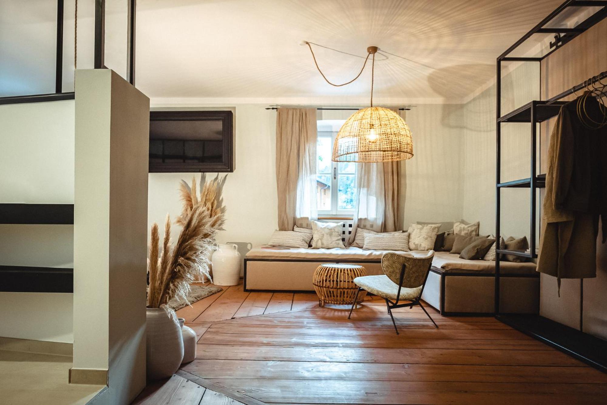 Large Double Room - Photo 7