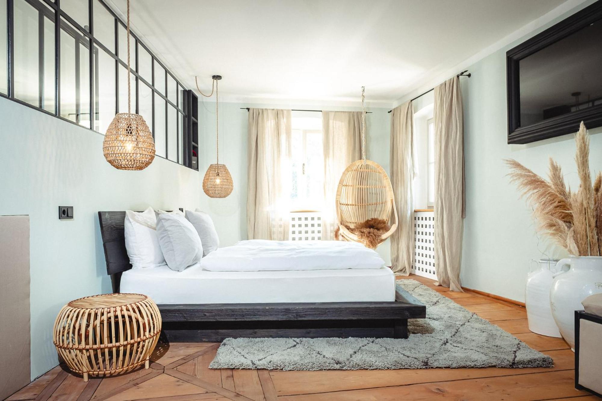 Large Double Room - Photo 1