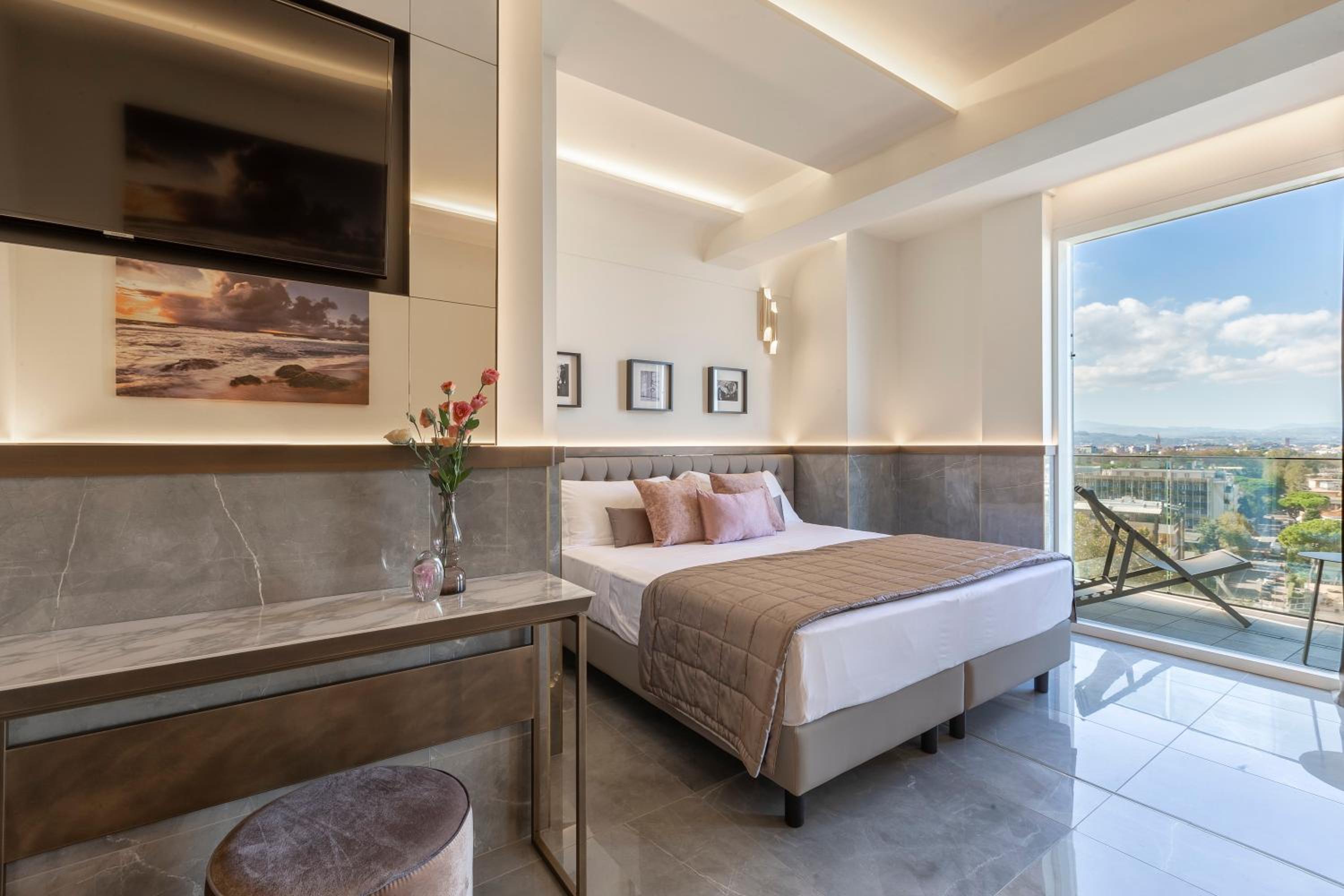 Deluxe Double or Twin Room - Photo 1