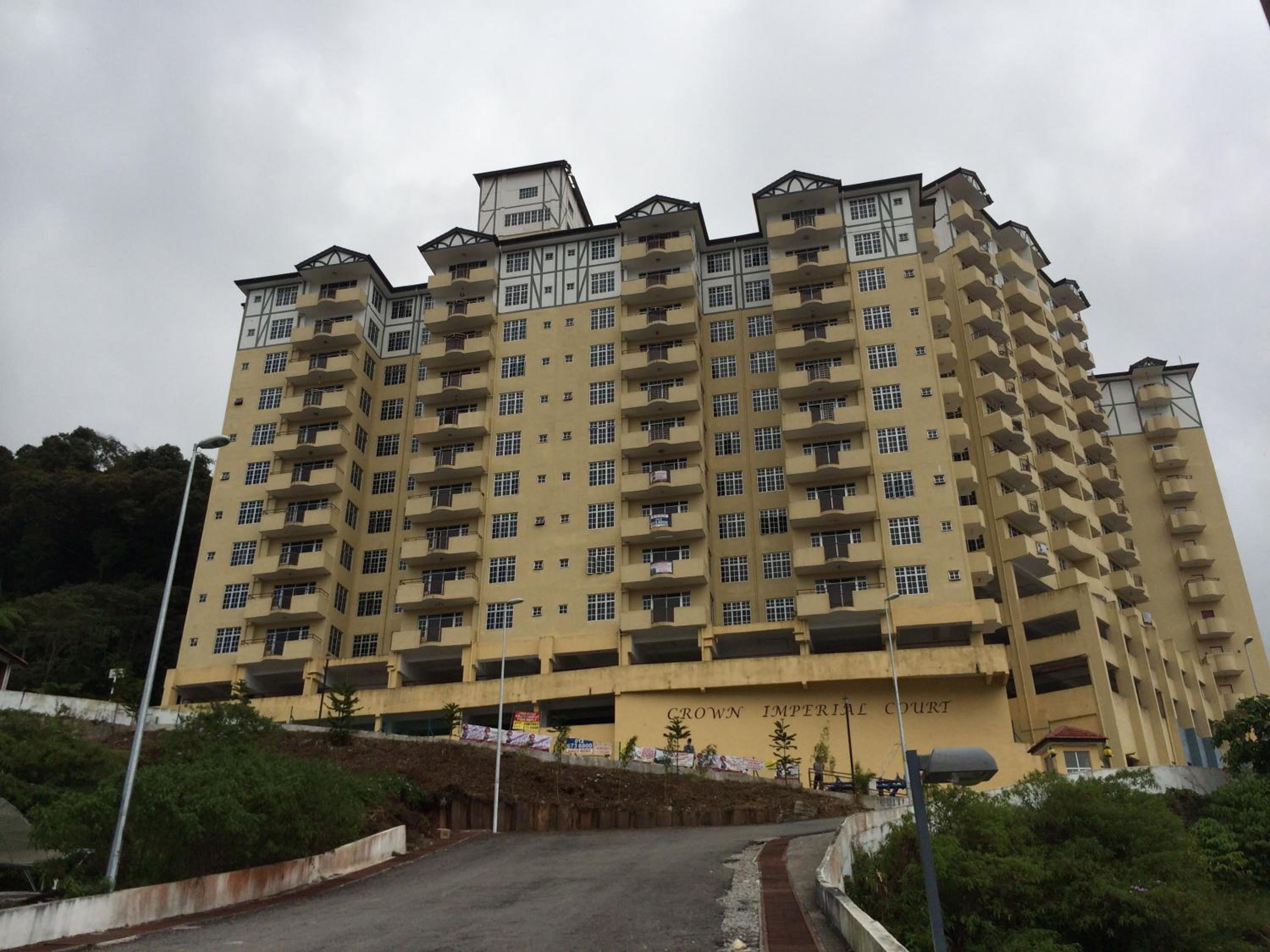Apartment with Balcony photo 2