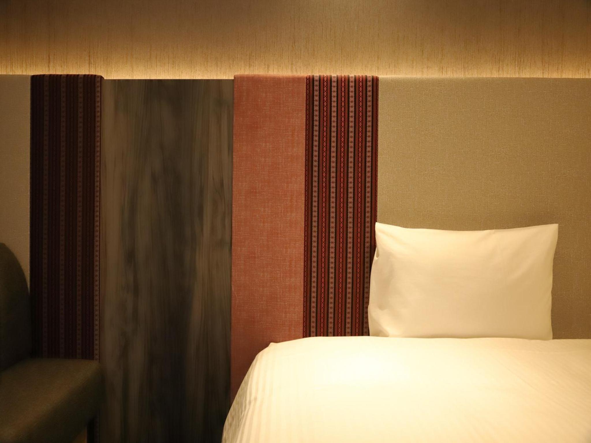 Twin Room - Photo 6