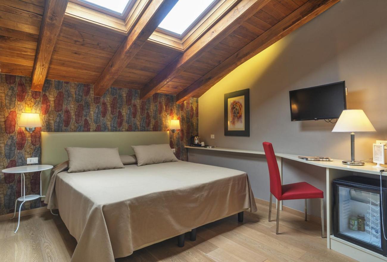 Deluxe Double Room with Bath
