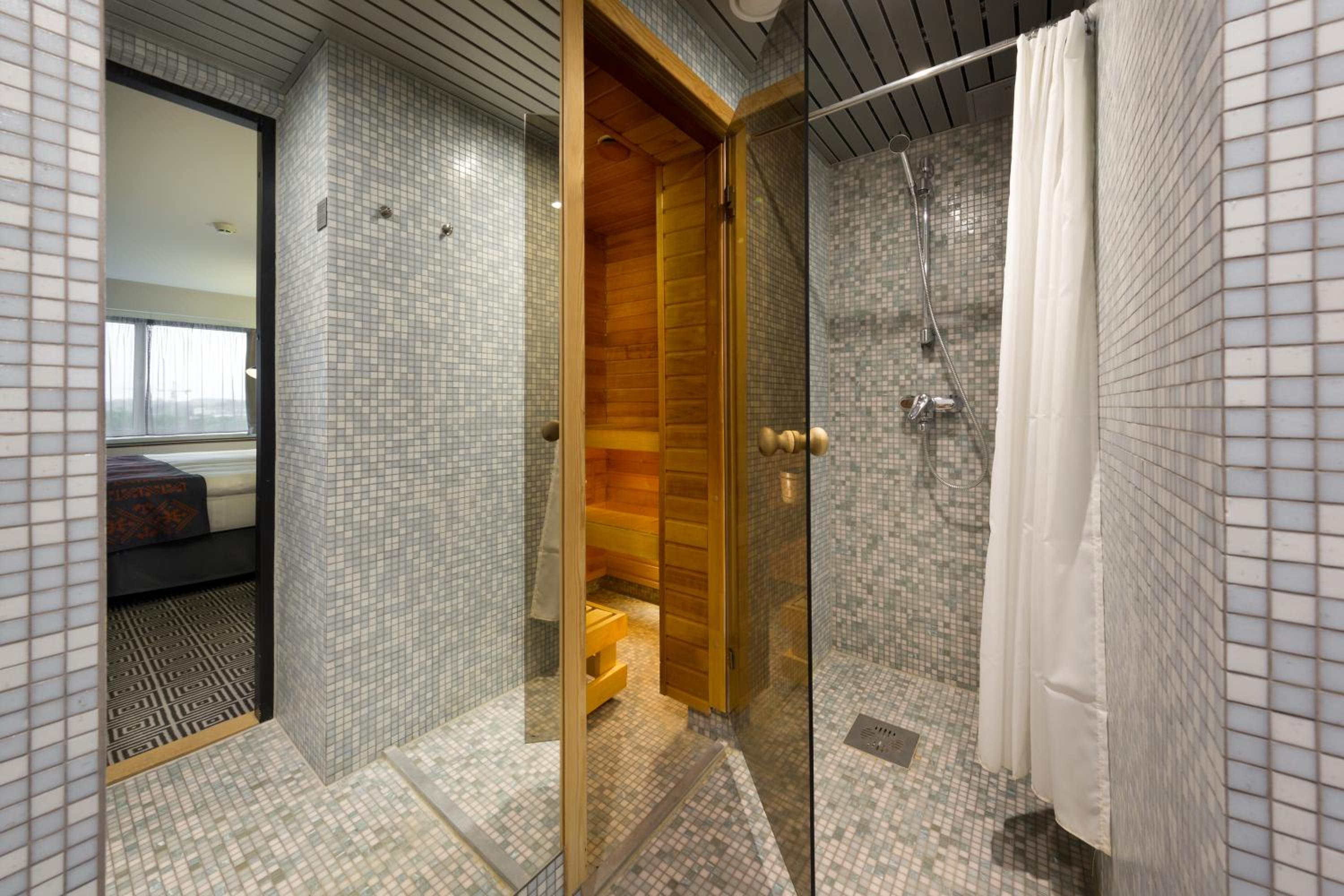 Junior Suite with Sauna - Photo 3