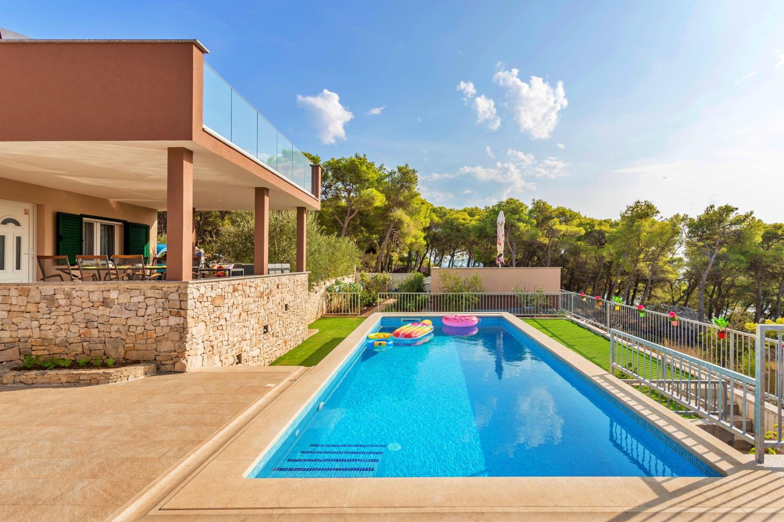 Villa photo 2