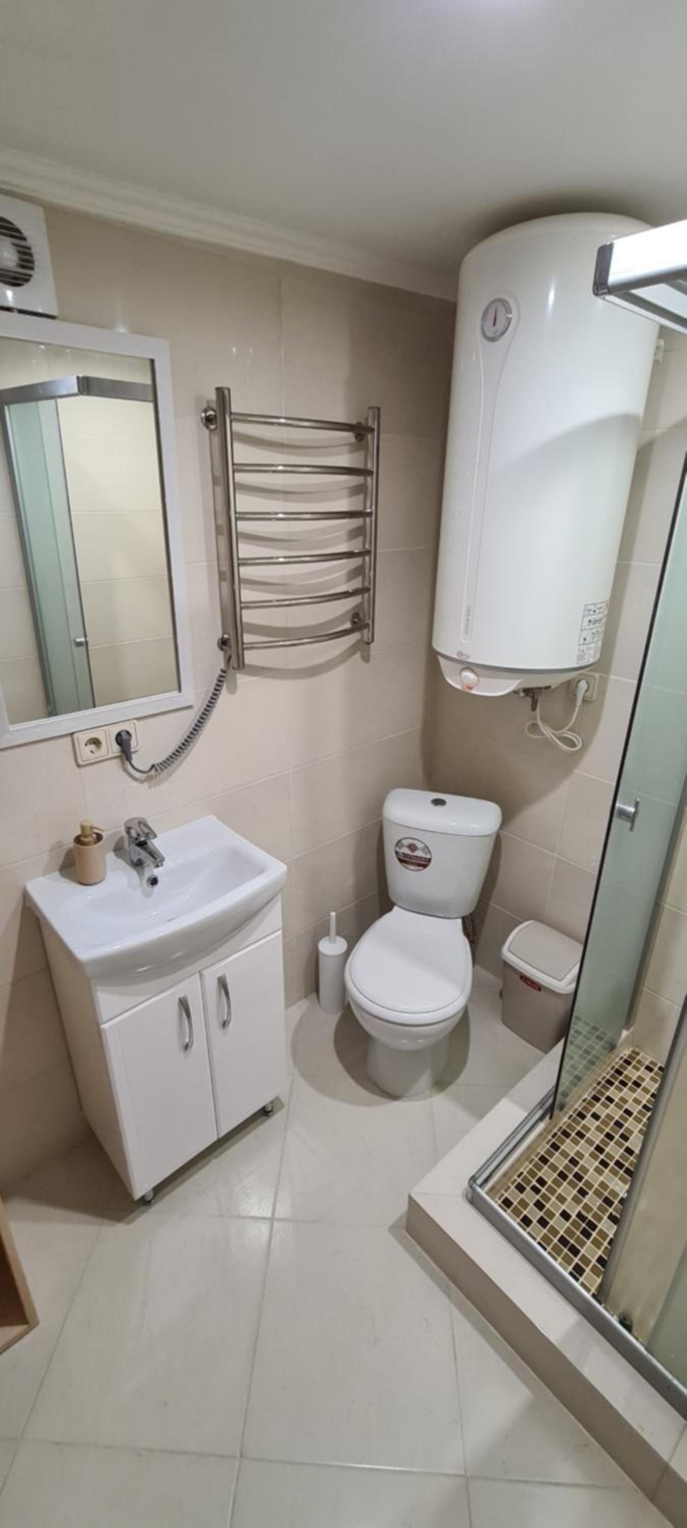 One-Bedroom Apartment photo 2