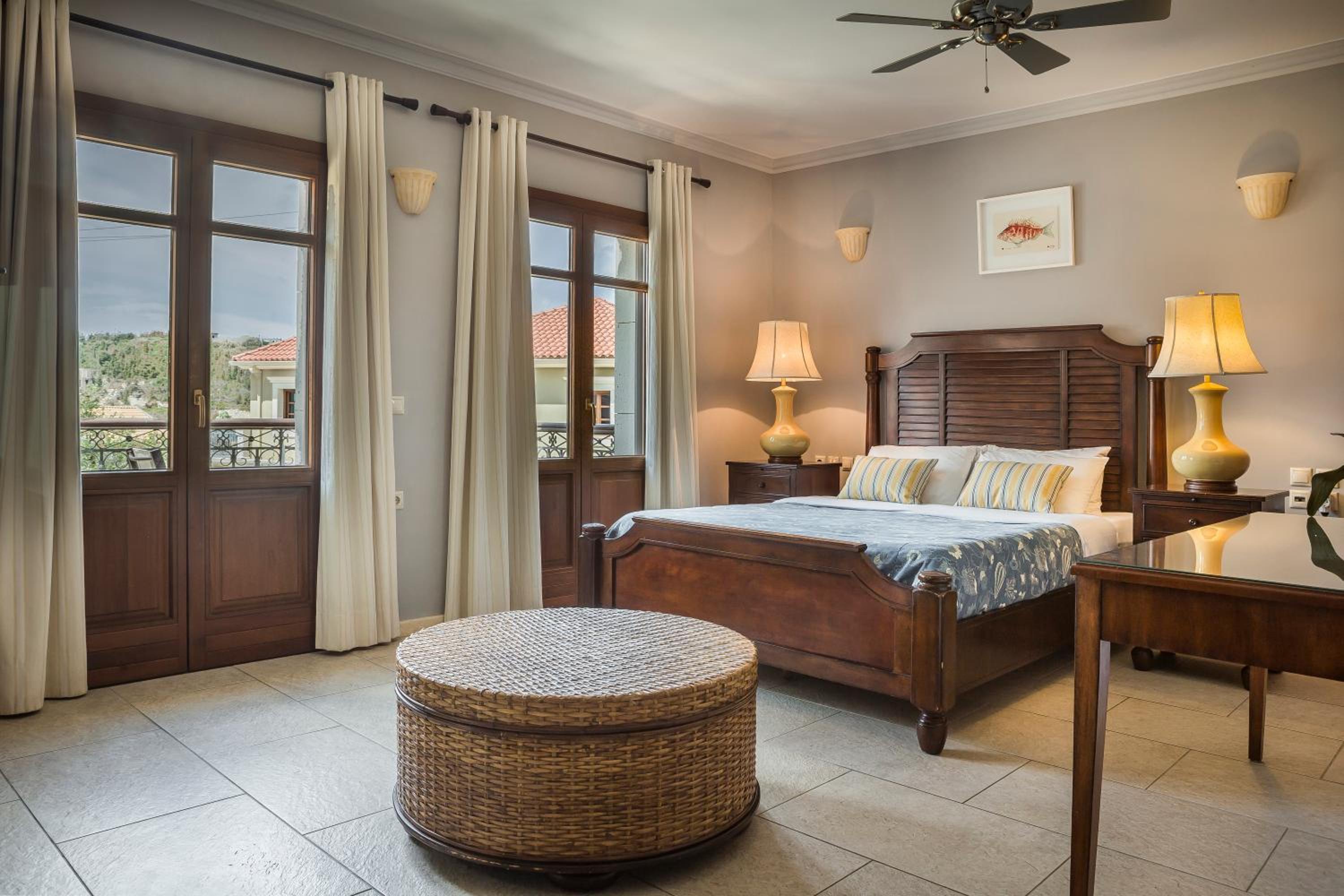 Junior Suite with Partial Harbor View - 101 photo 1