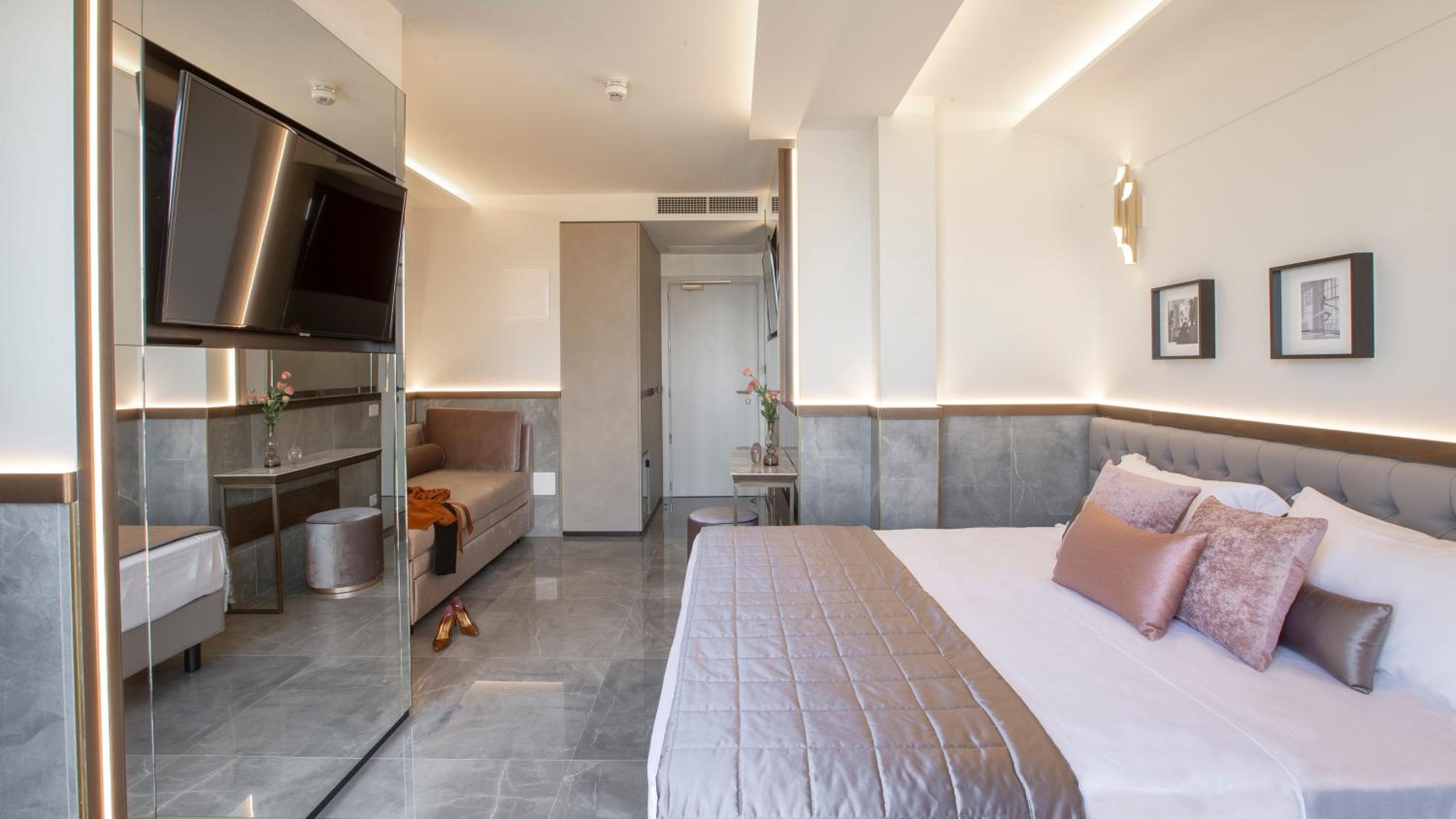 Deluxe Triple Room photo 2