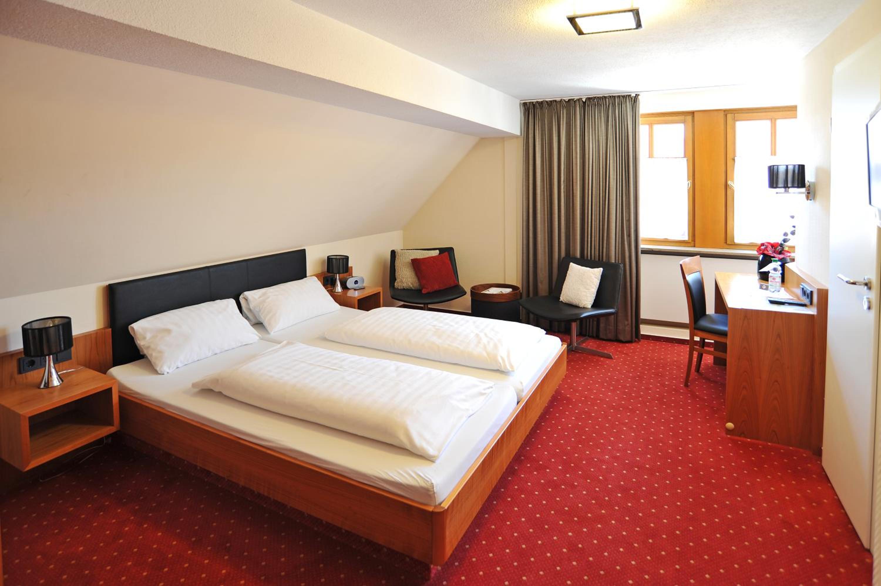 Double Room - Photo 7