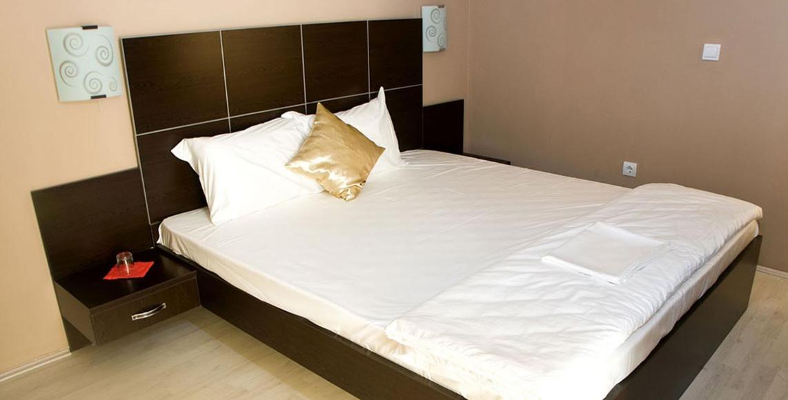 Deluxe One-Bedroom Suite photo 1