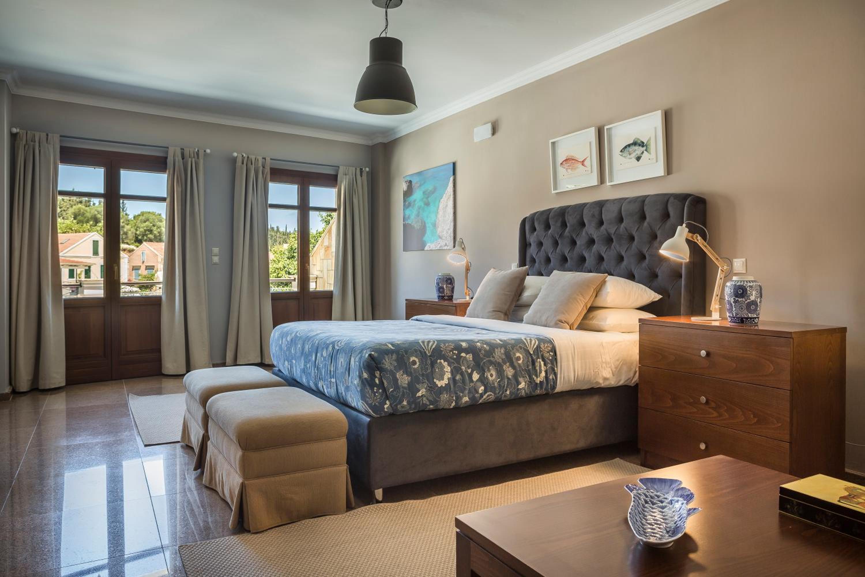 Deluxe Suite with Partial Harbor View - 111 photo 2