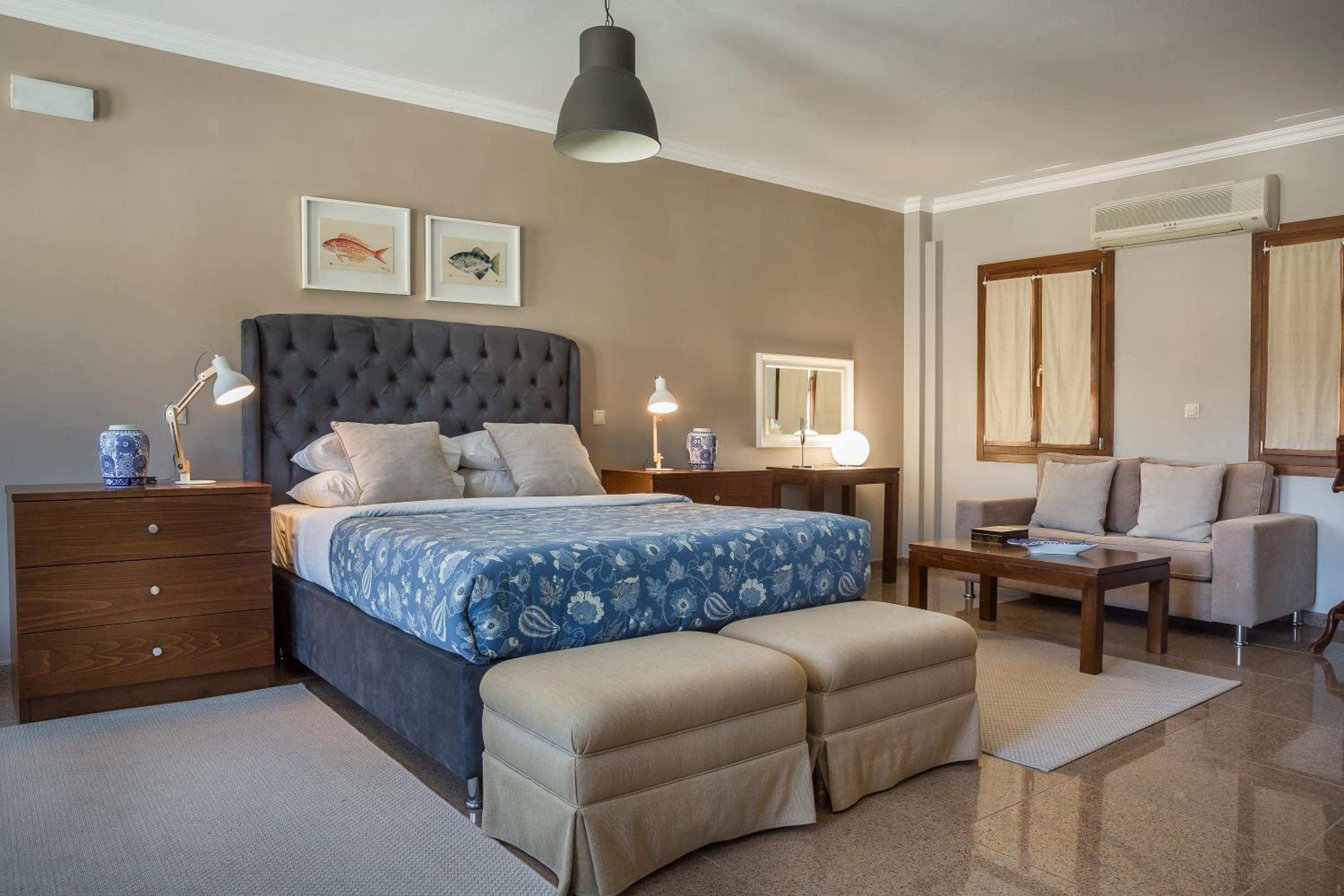 Deluxe Suite with Partial Harbor View - 111 photo 1