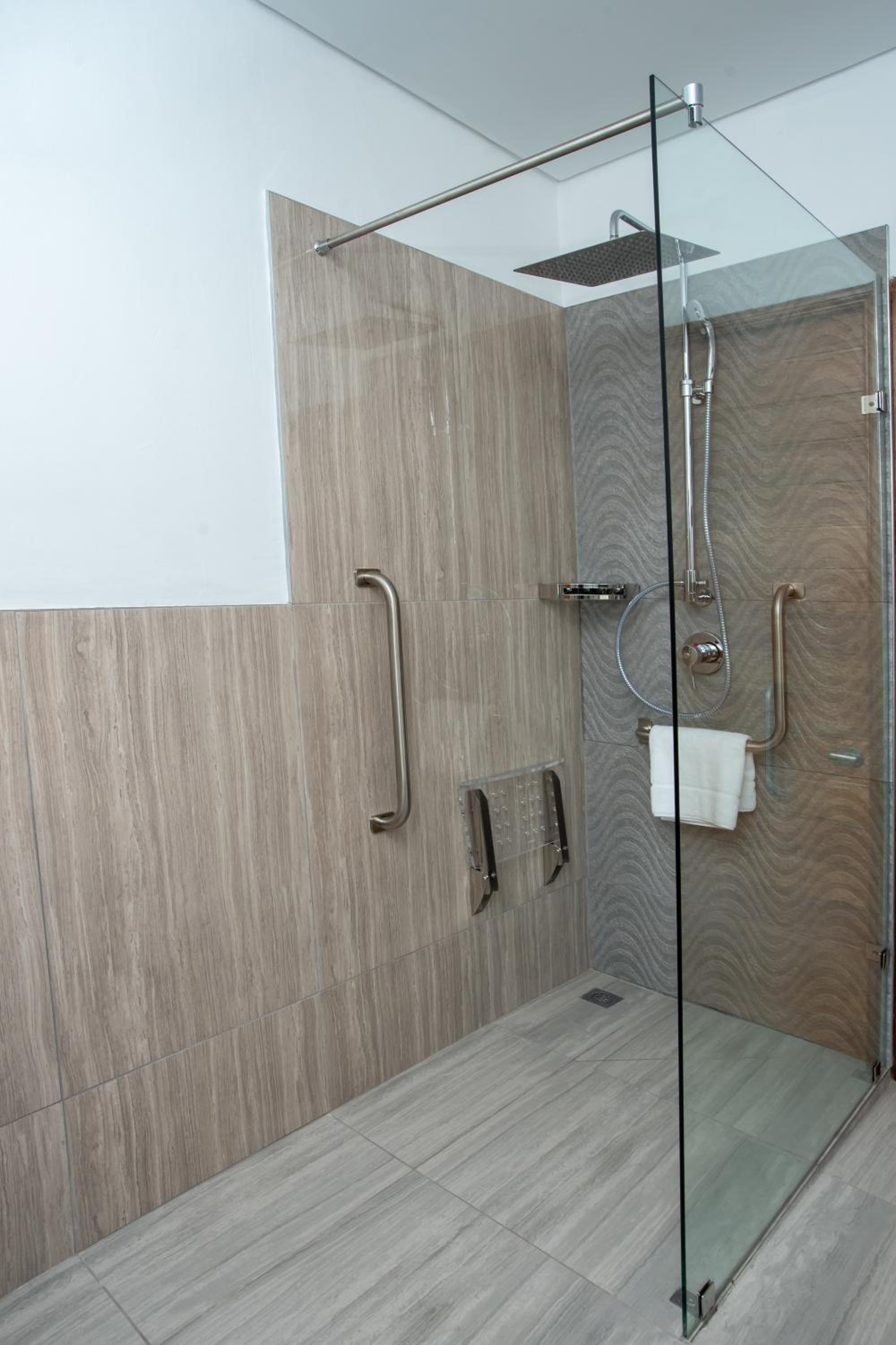 Deluxe King Room photo 3
