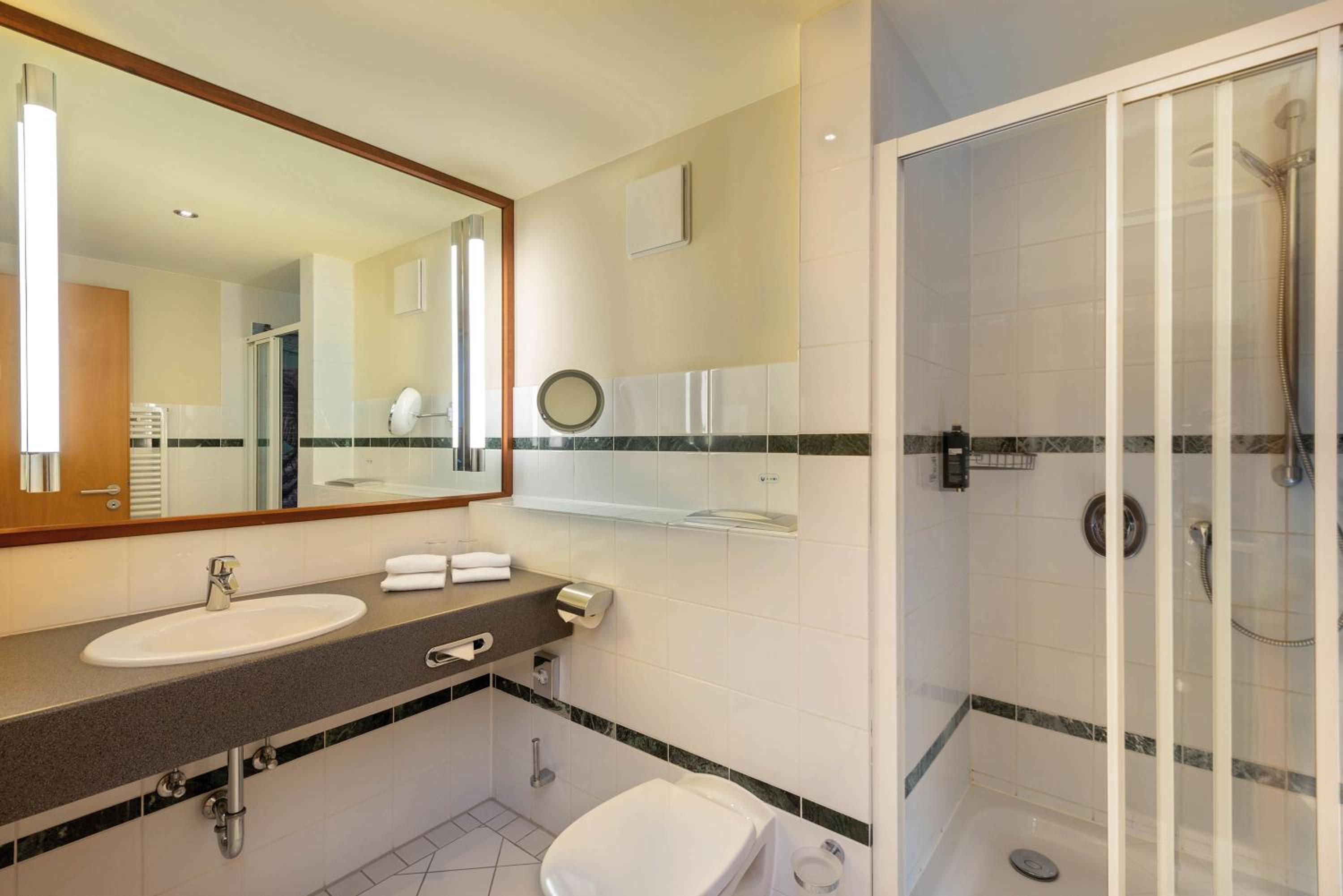Suite - Photo 2