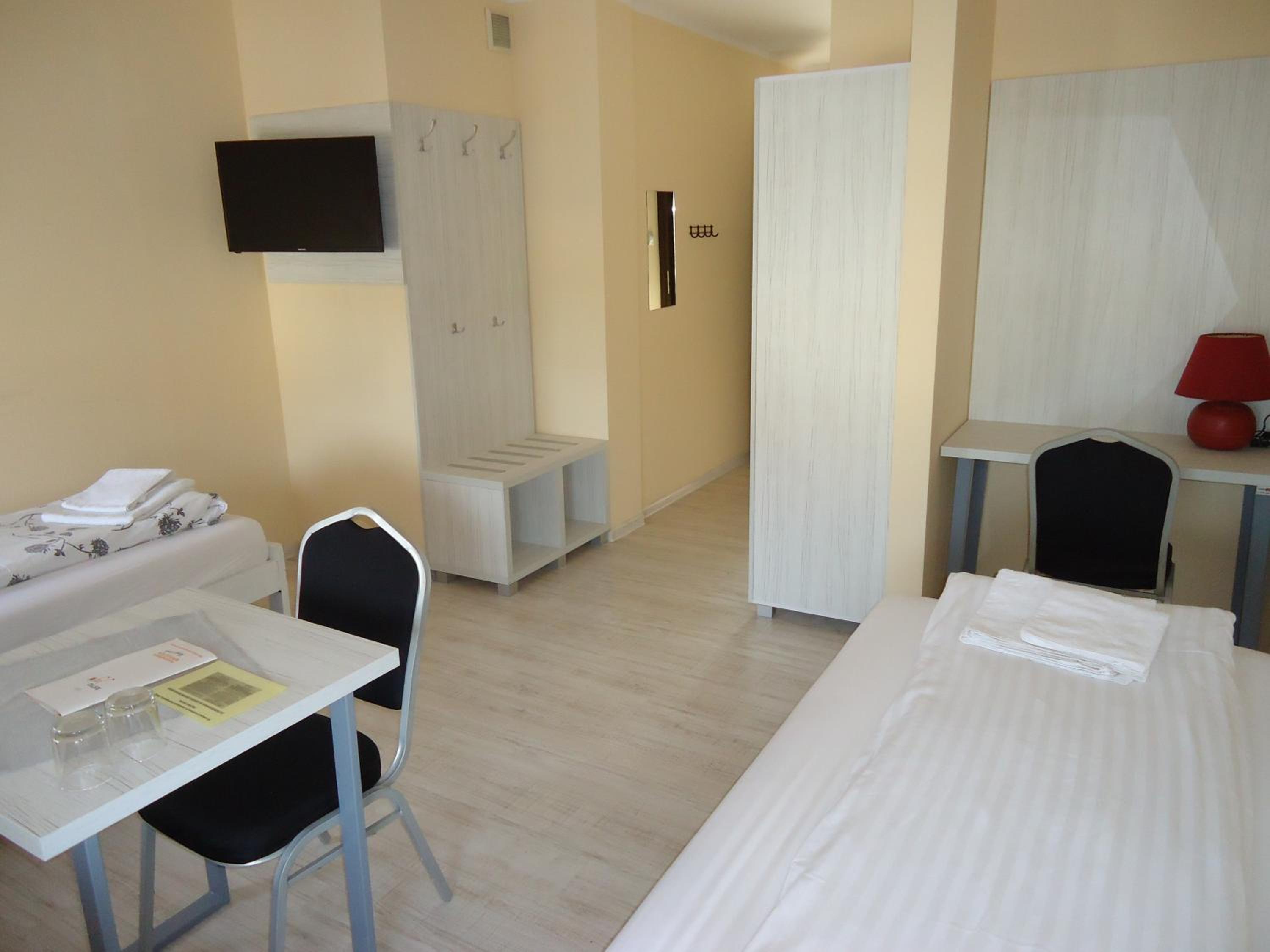Twin Room - Photo 1