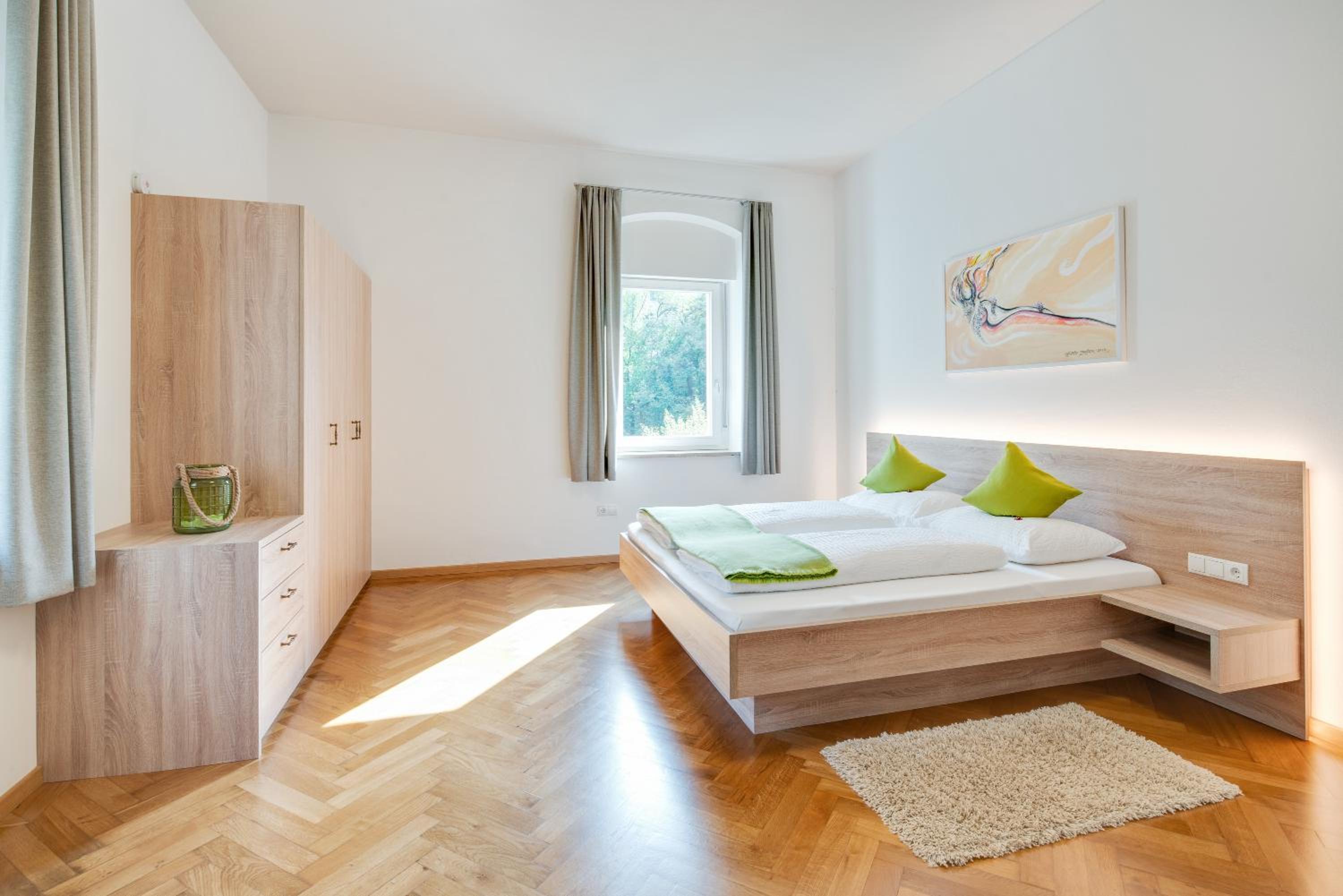 Apartment with Shower