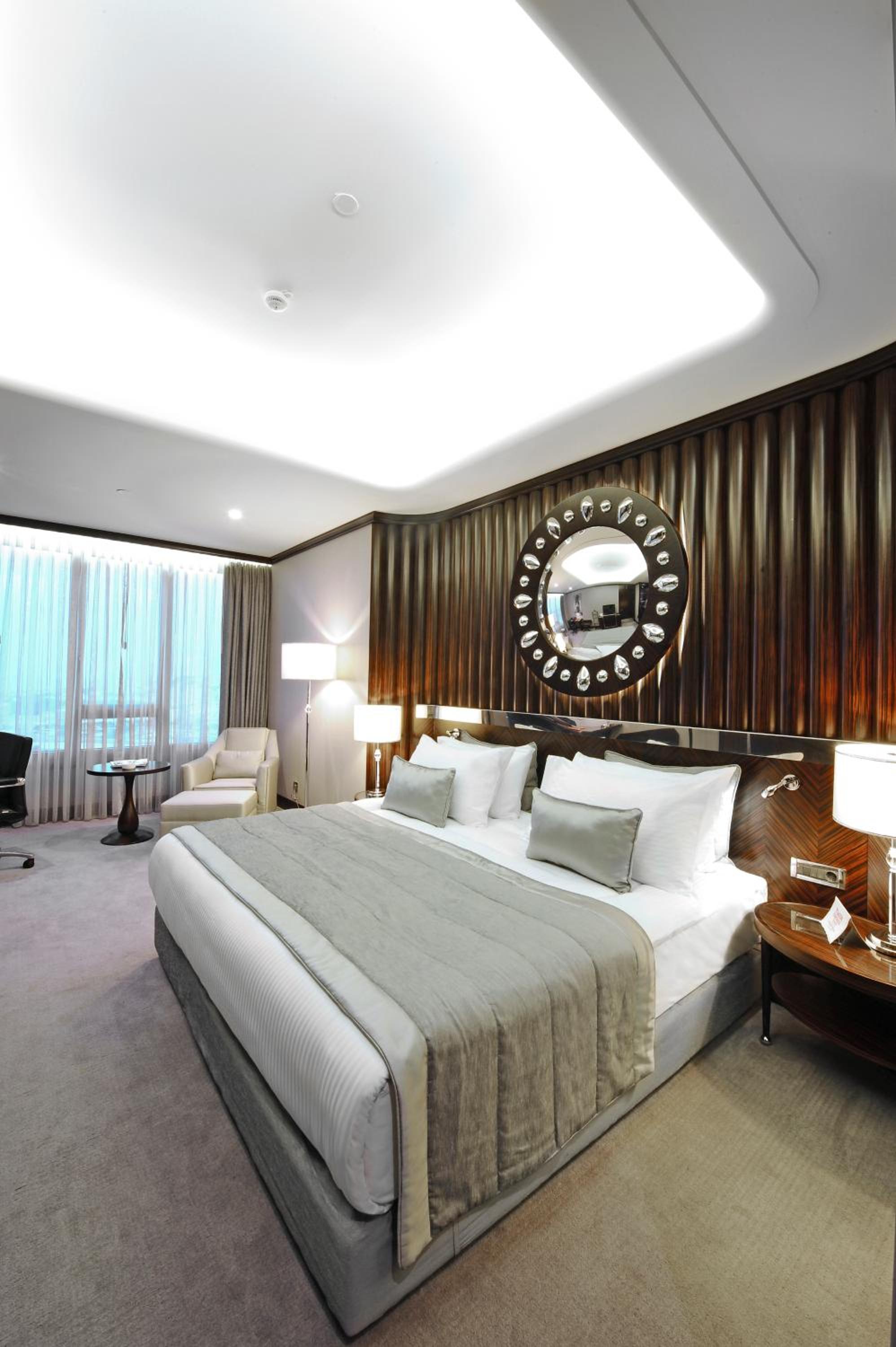 Premium King Room with Club Lounge Access - High Floor/Smoking