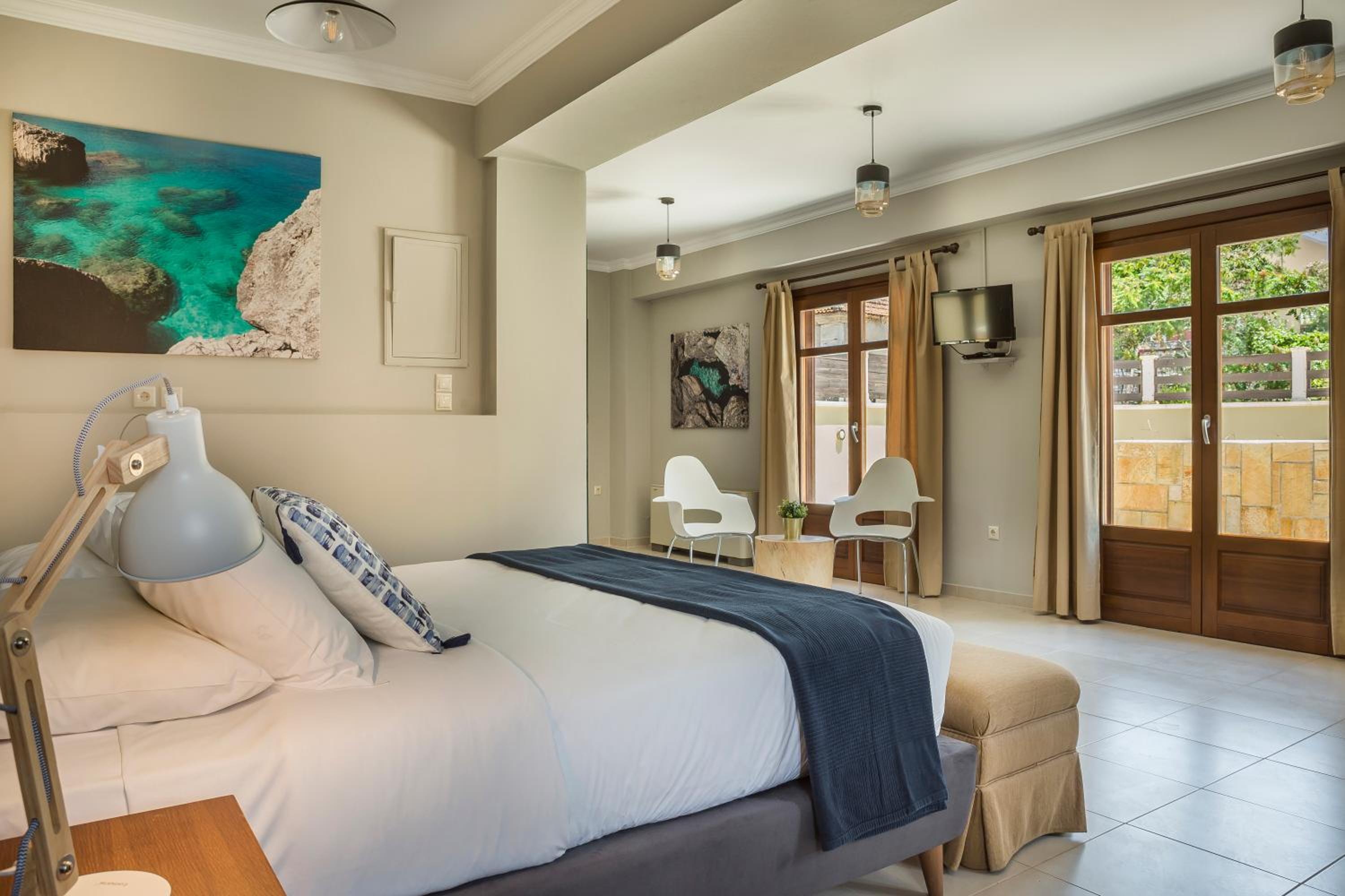 Superior Suite with Courtyard View - 112